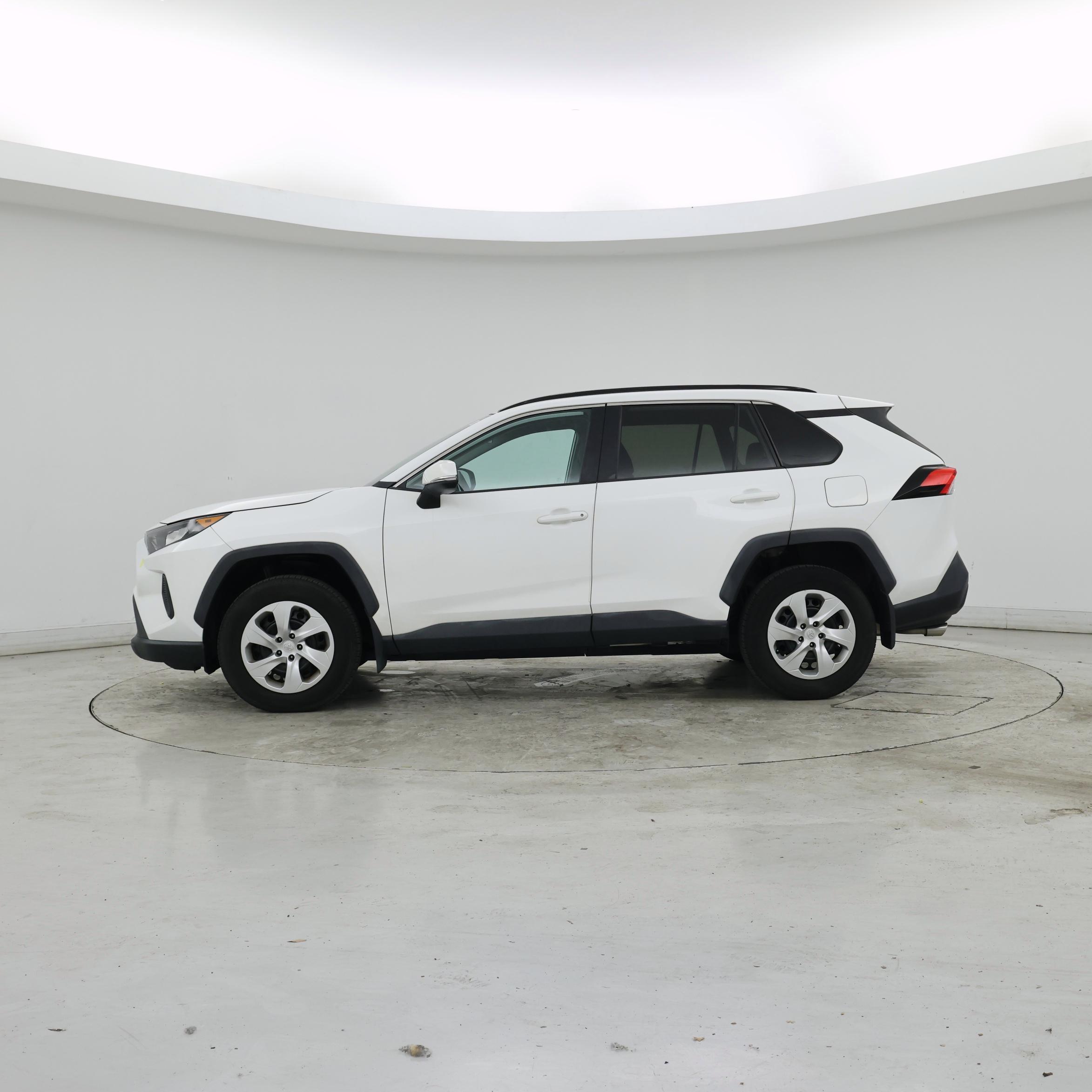 Thumbnail: 2021 Toyota RAV4 - 3
