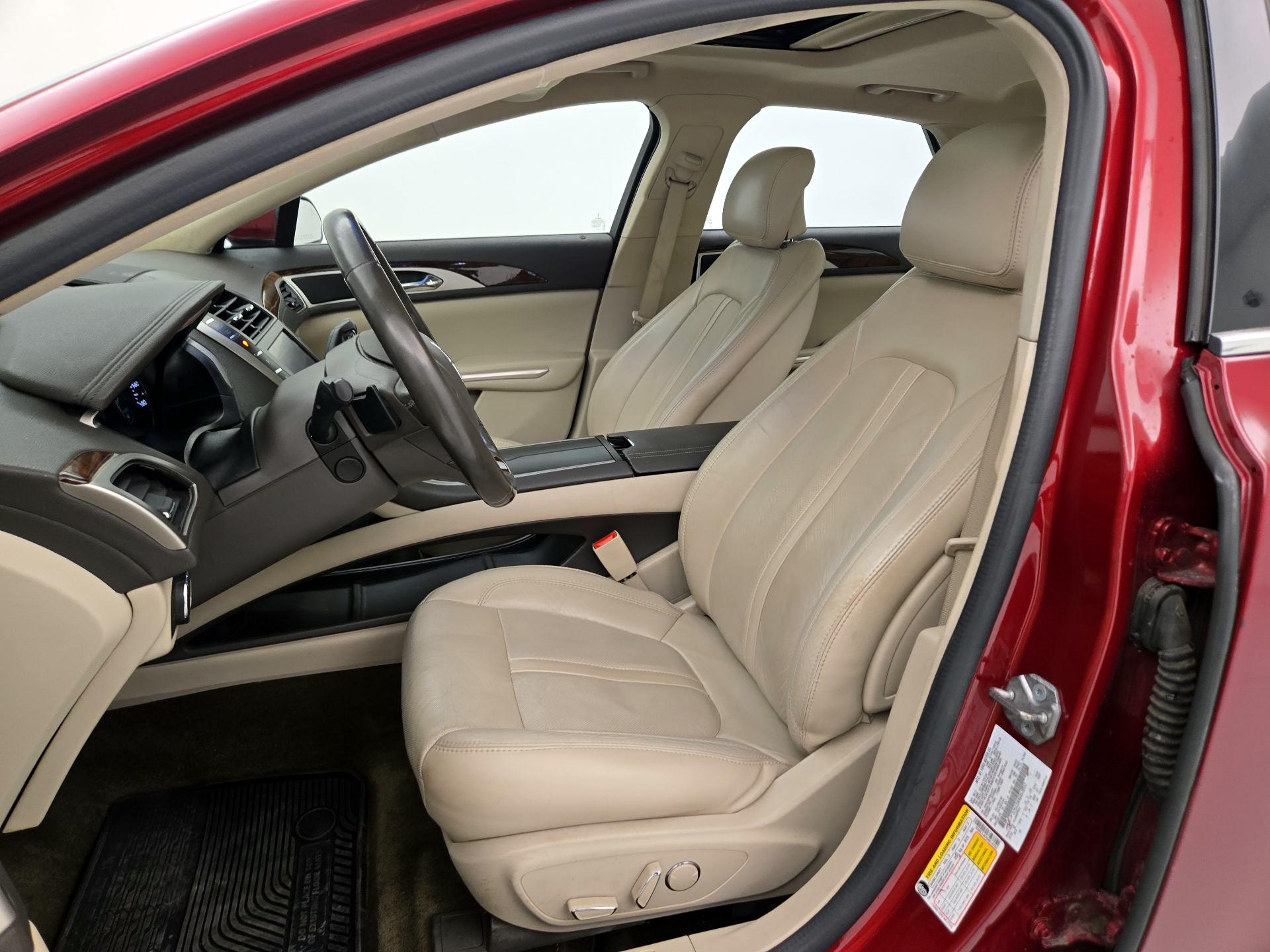 Thumbnail: 2016 Lincoln MKZ - 11