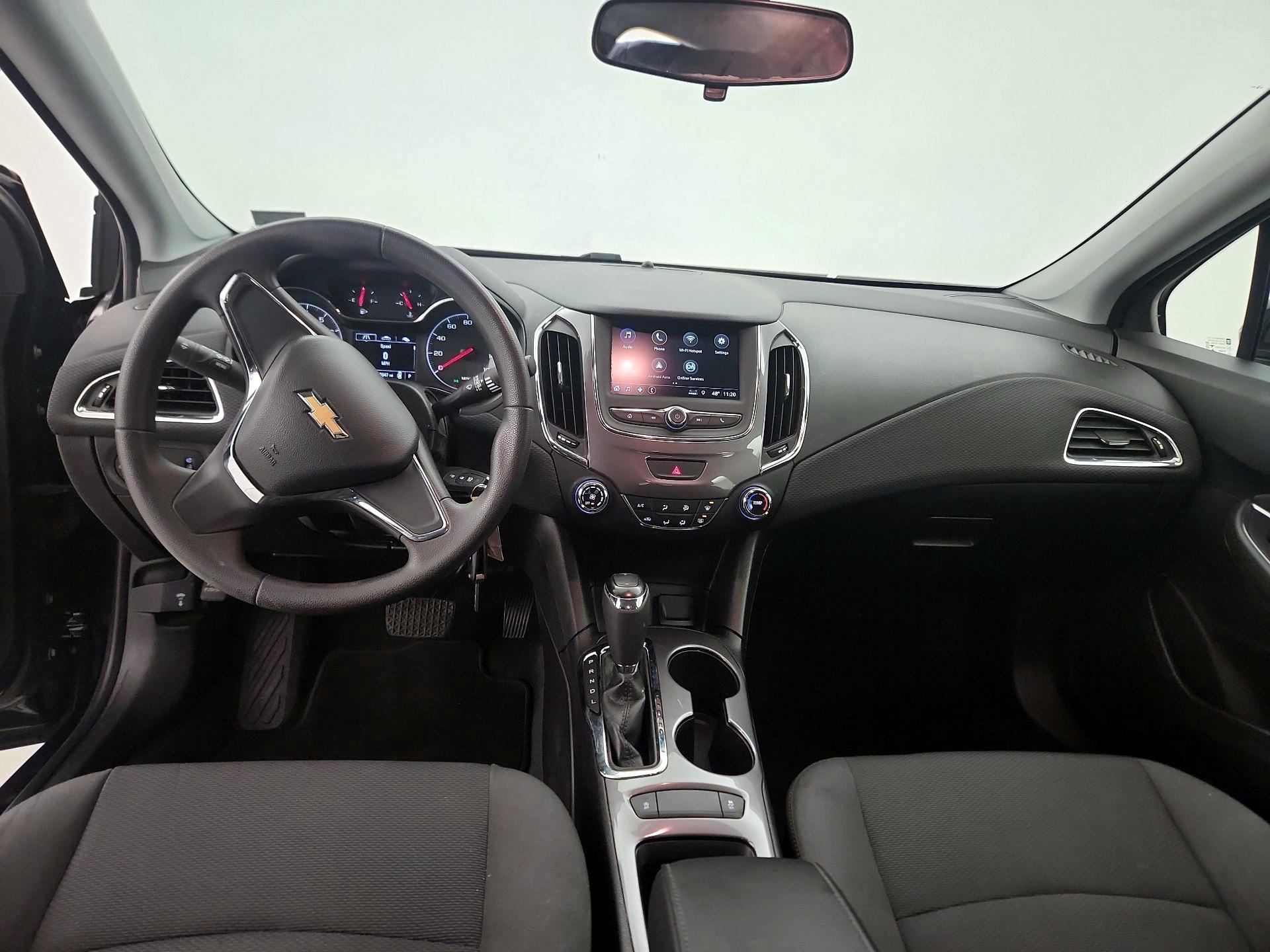 Thumbnail: 2019 Chevrolet Cruze - 9