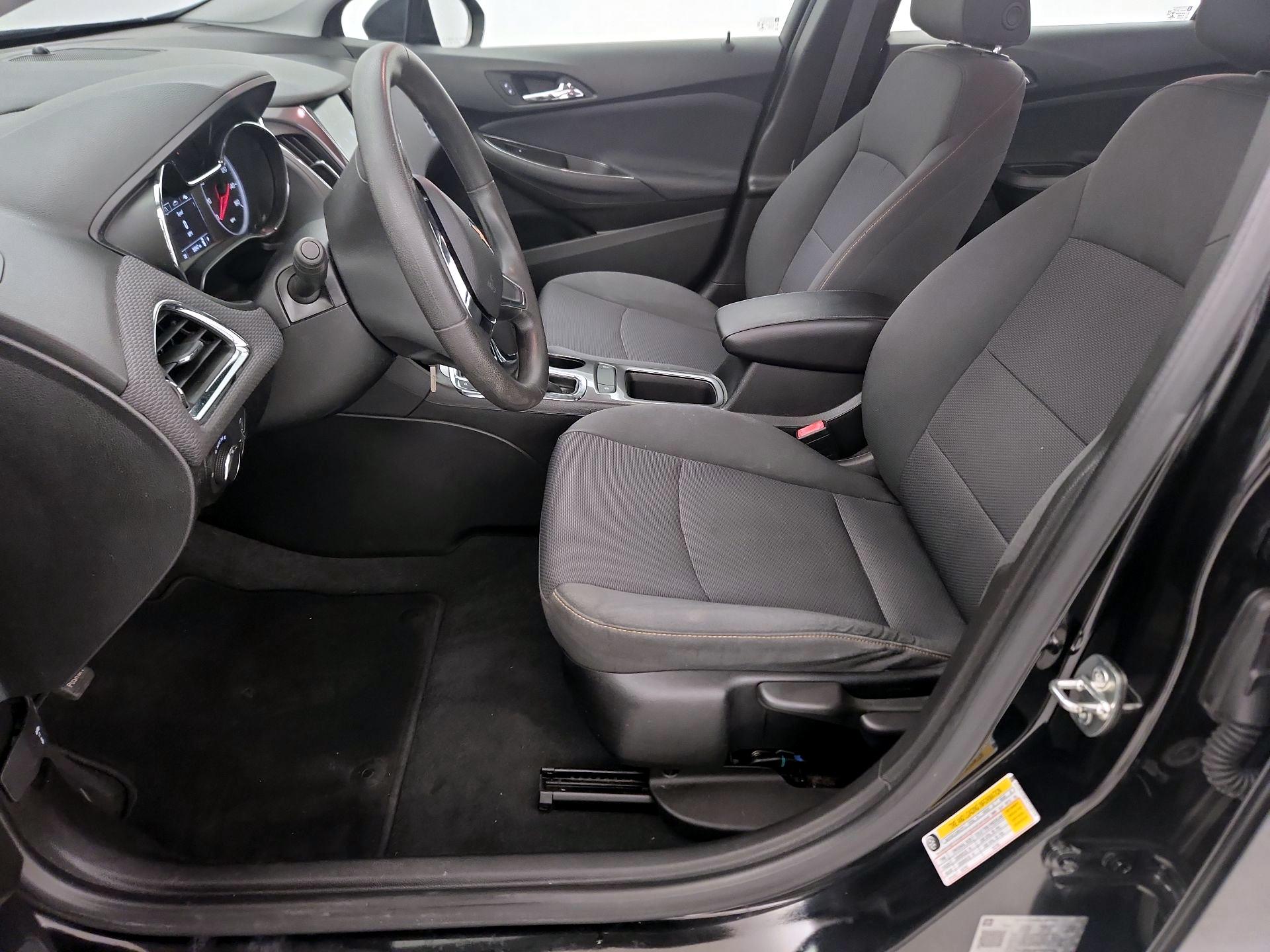 Thumbnail: 2019 Chevrolet Cruze - 11