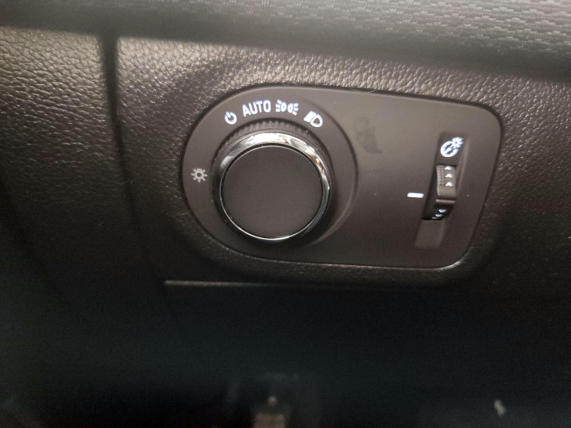 Thumbnail: 2019 Chevrolet Cruze - 13