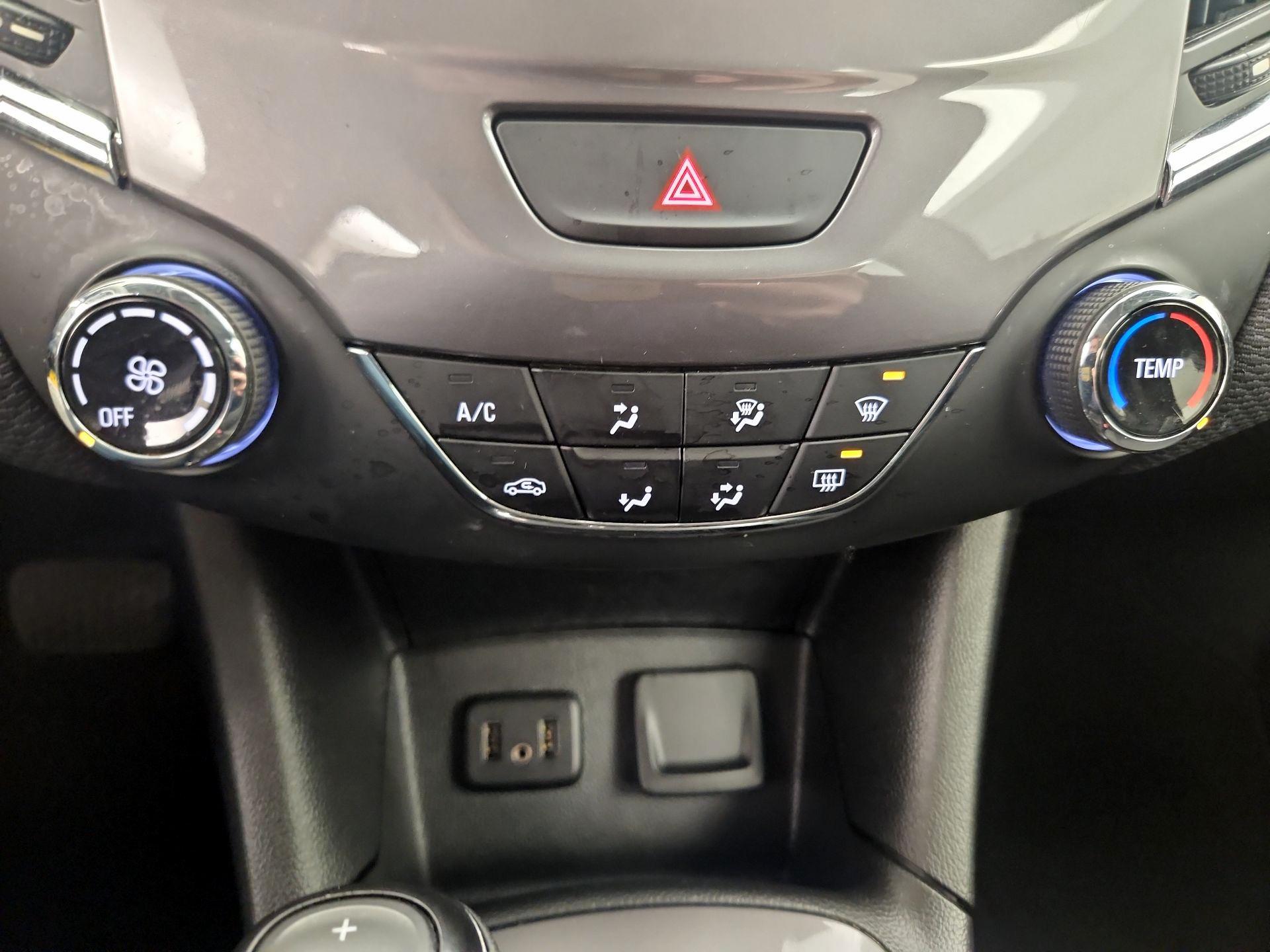 Thumbnail: 2019 Chevrolet Cruze - 16