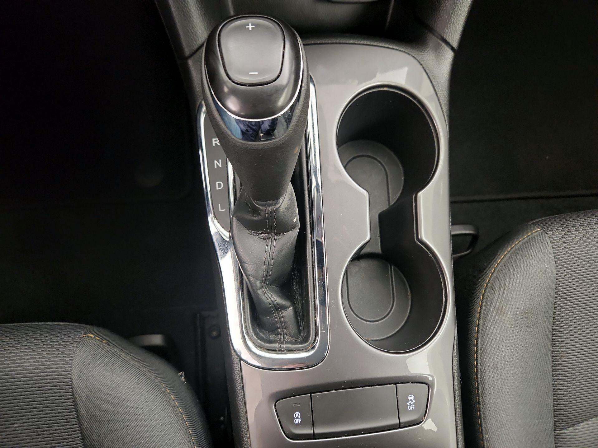 Thumbnail: 2019 Chevrolet Cruze - 17