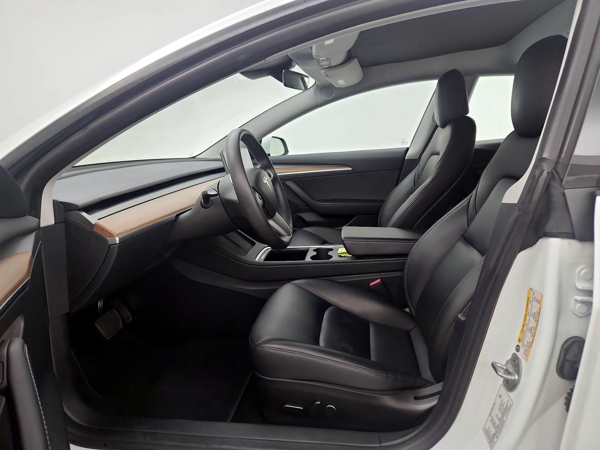 Thumbnail: 2023 Tesla Model 3 - 11