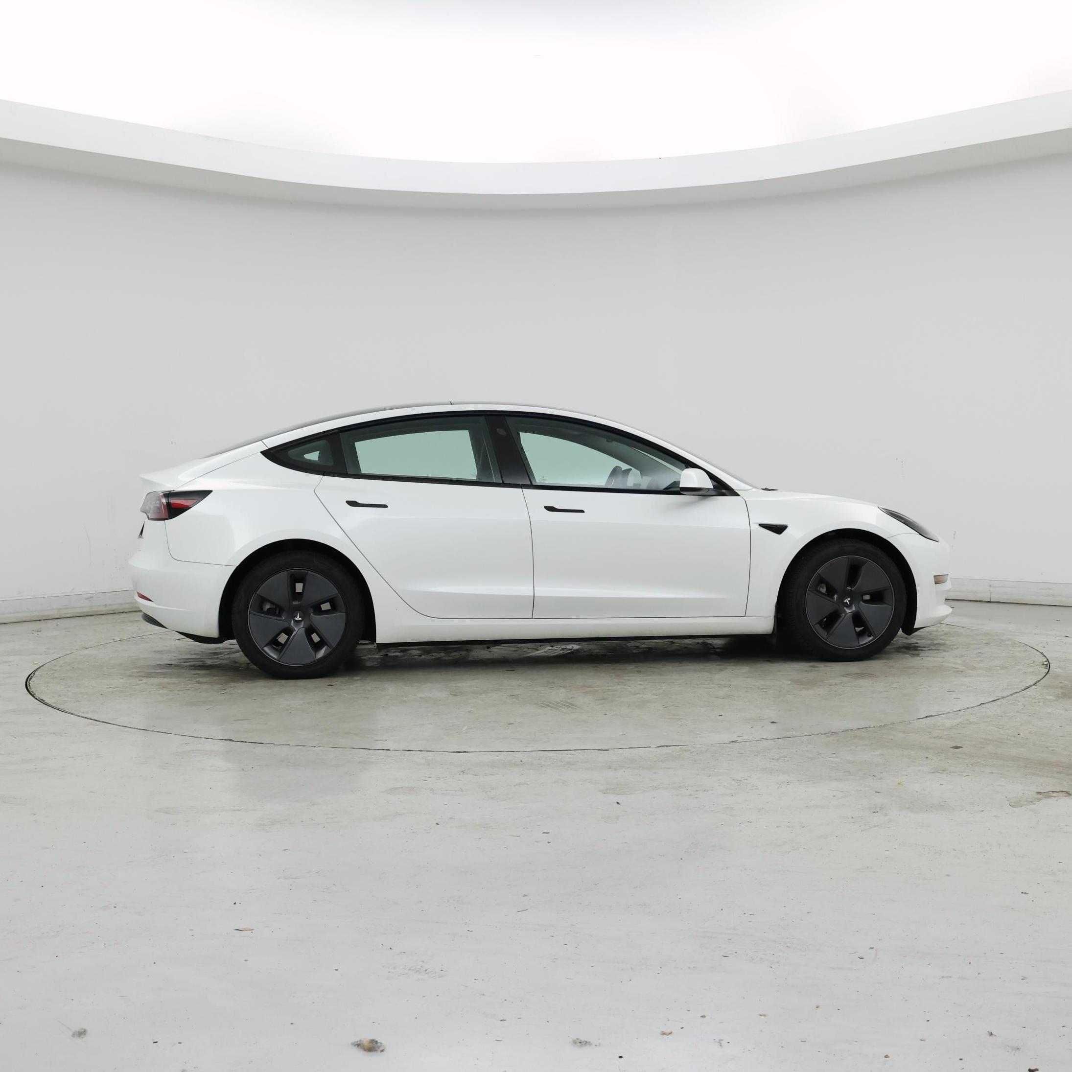 Thumbnail: 2023 Tesla Model 3 - 7