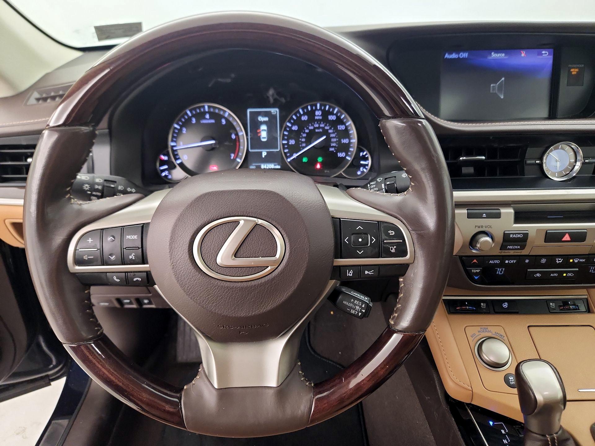 Thumbnail: 2017 Lexus ES - 10