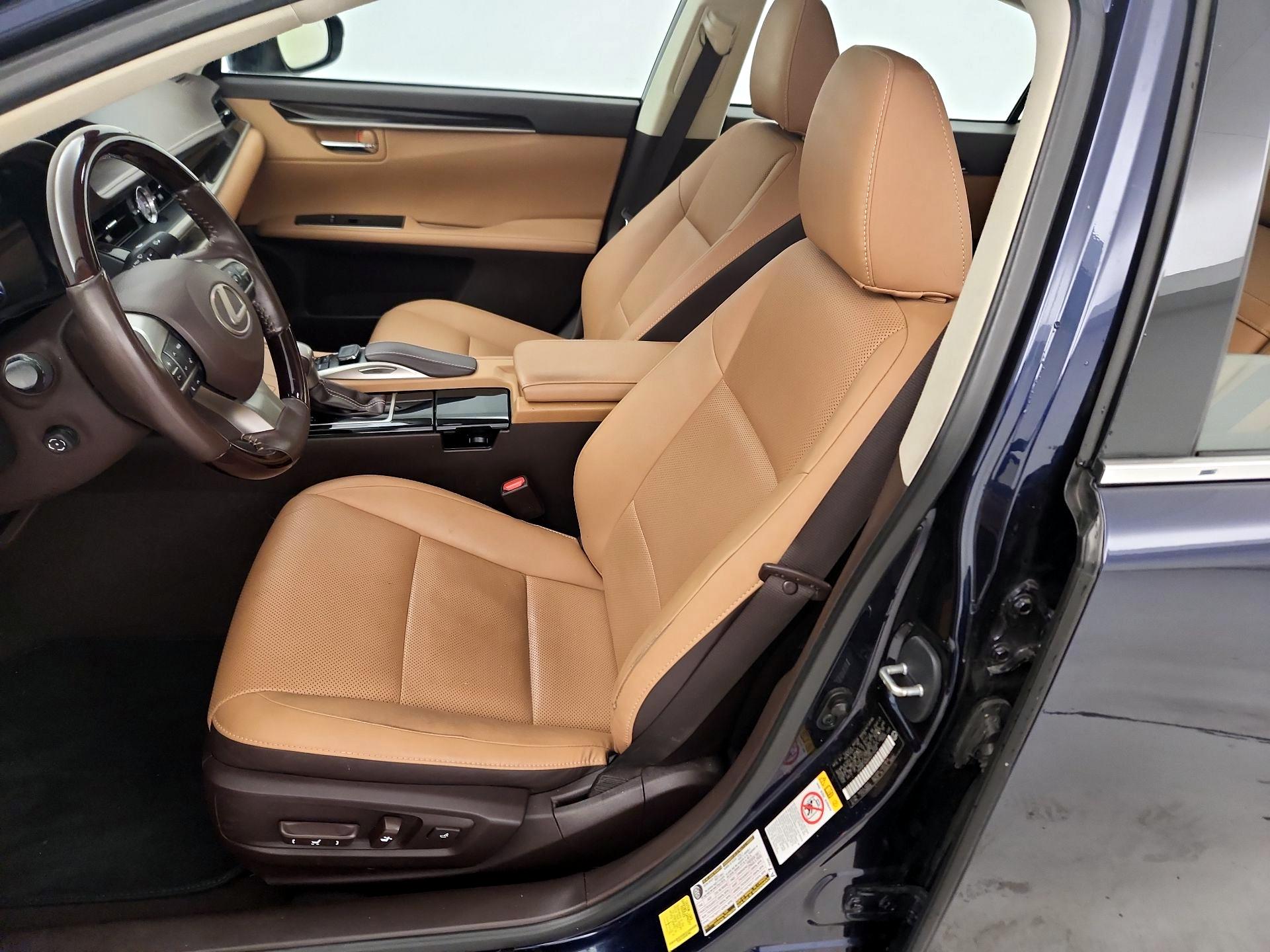 Thumbnail: 2017 Lexus ES - 11