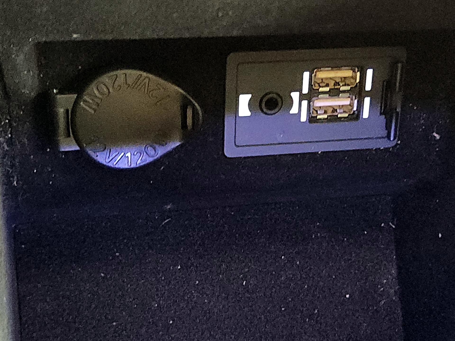 Thumbnail: 2017 Lexus ES - 19