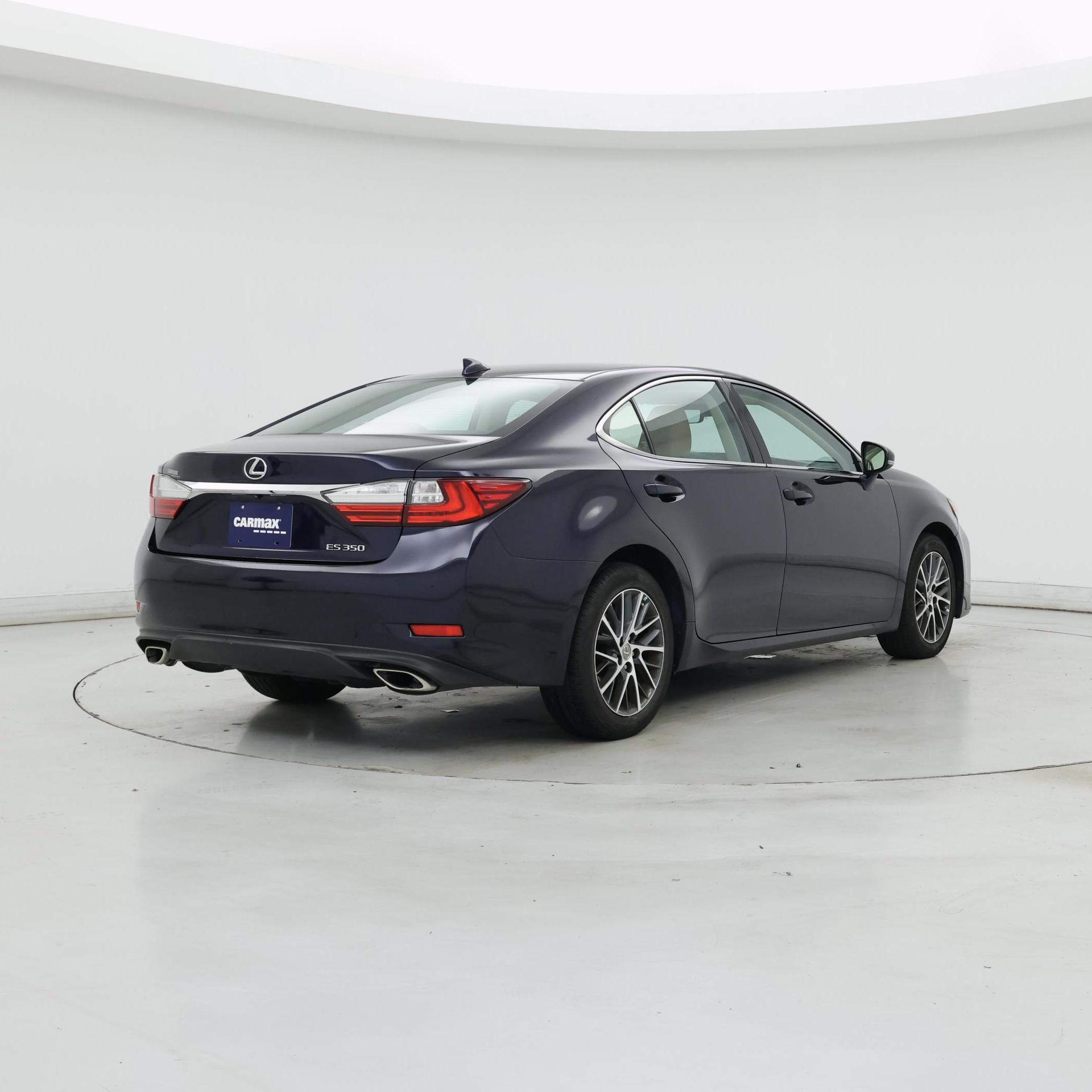 Thumbnail: 2017 Lexus ES - 8