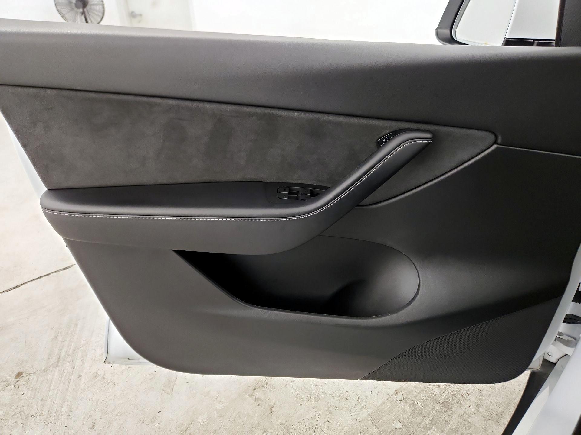 Thumbnail: 2022 Tesla Model Y - 12