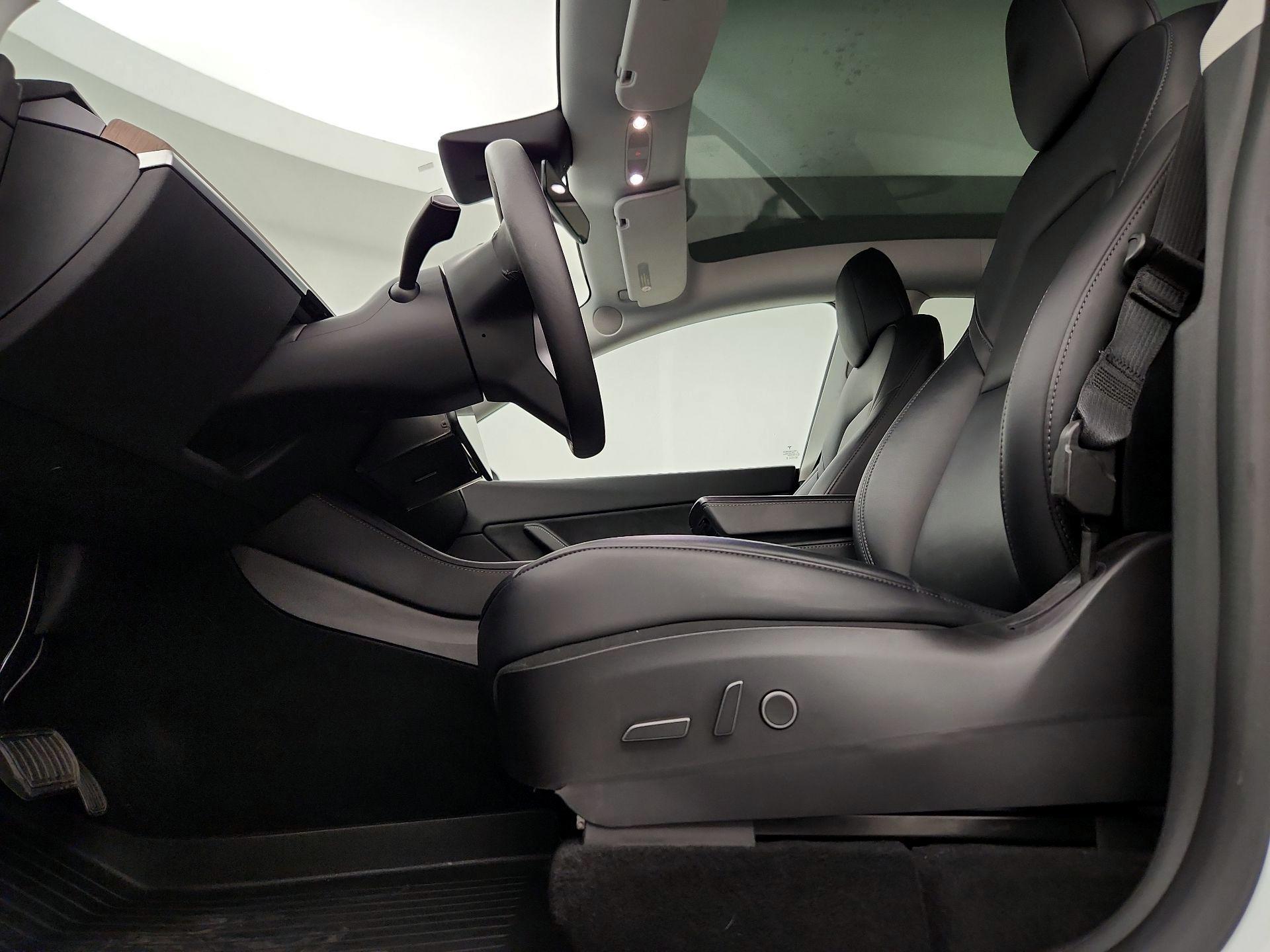 Thumbnail: 2022 Tesla Model Y - 18