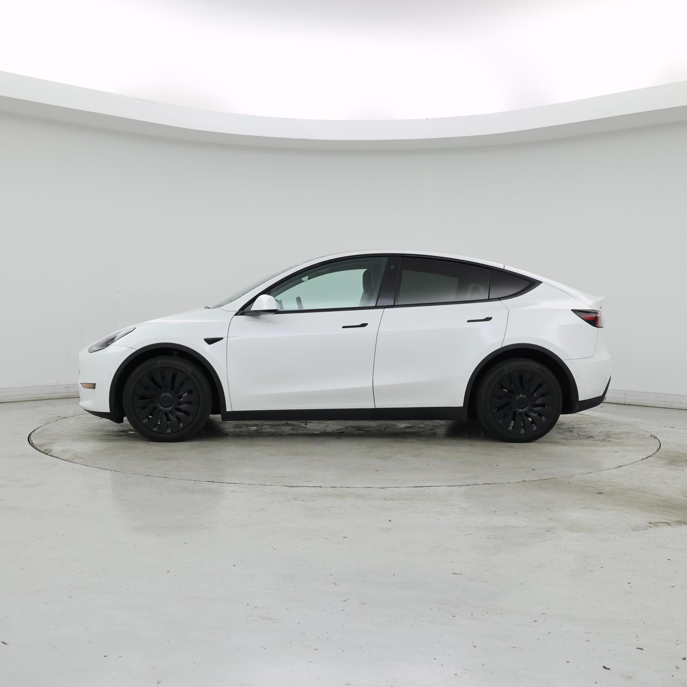 Thumbnail: 2022 Tesla Model Y - 3