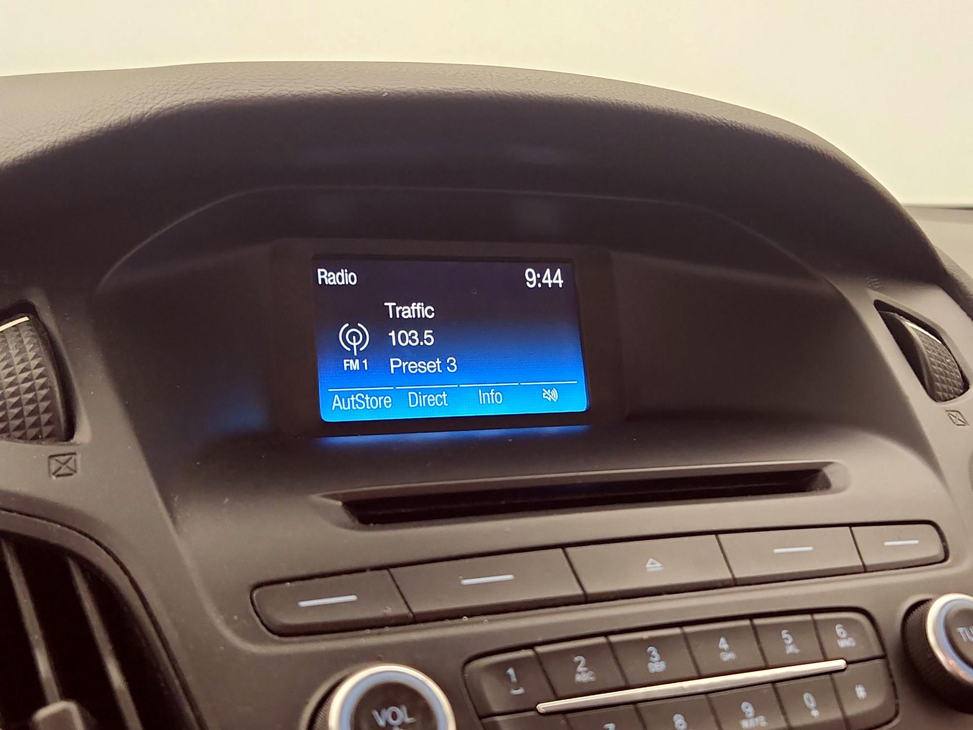 Thumbnail: 2015 Ford Focus - 14