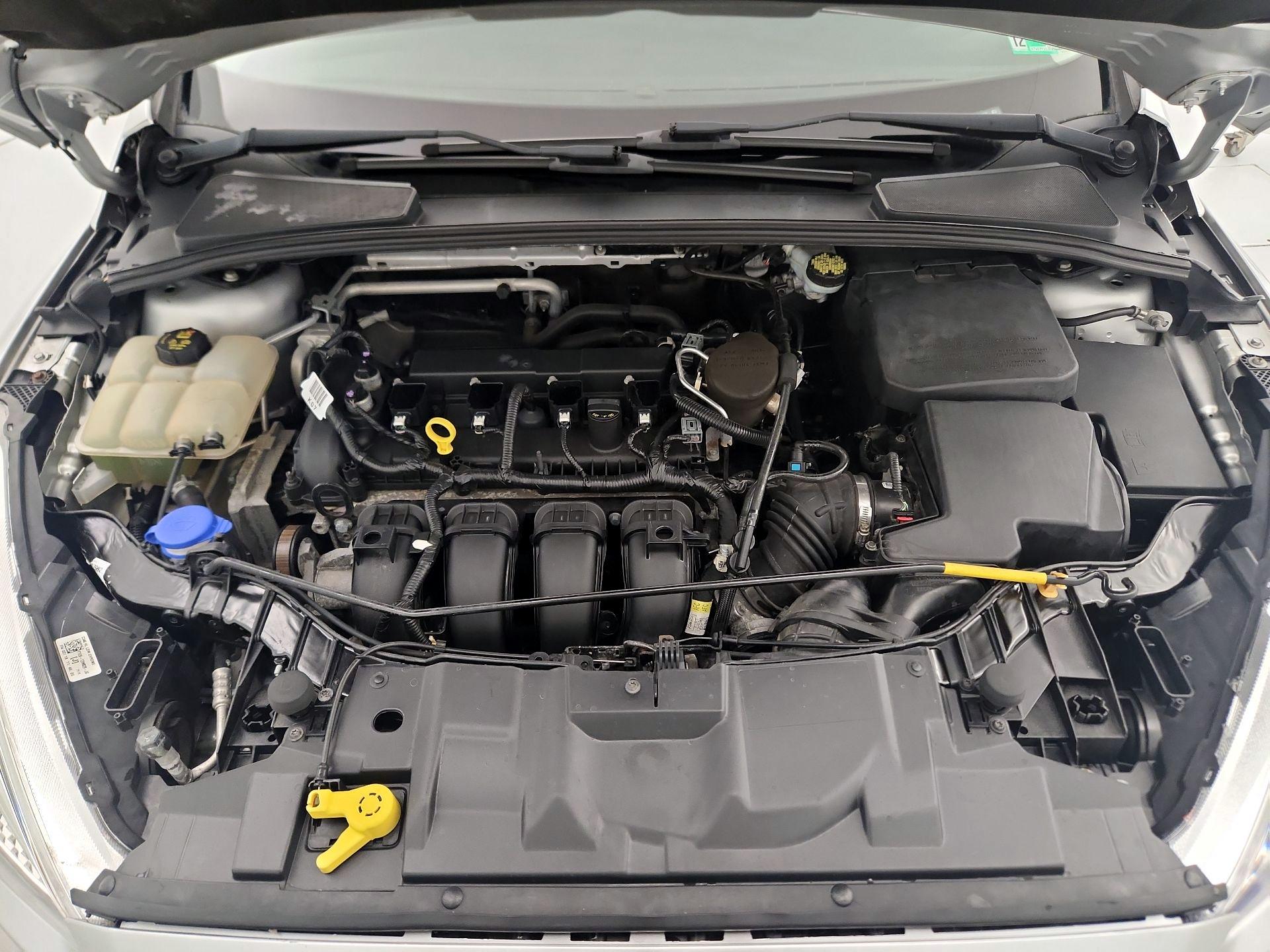 Thumbnail: 2015 Ford Focus - 20