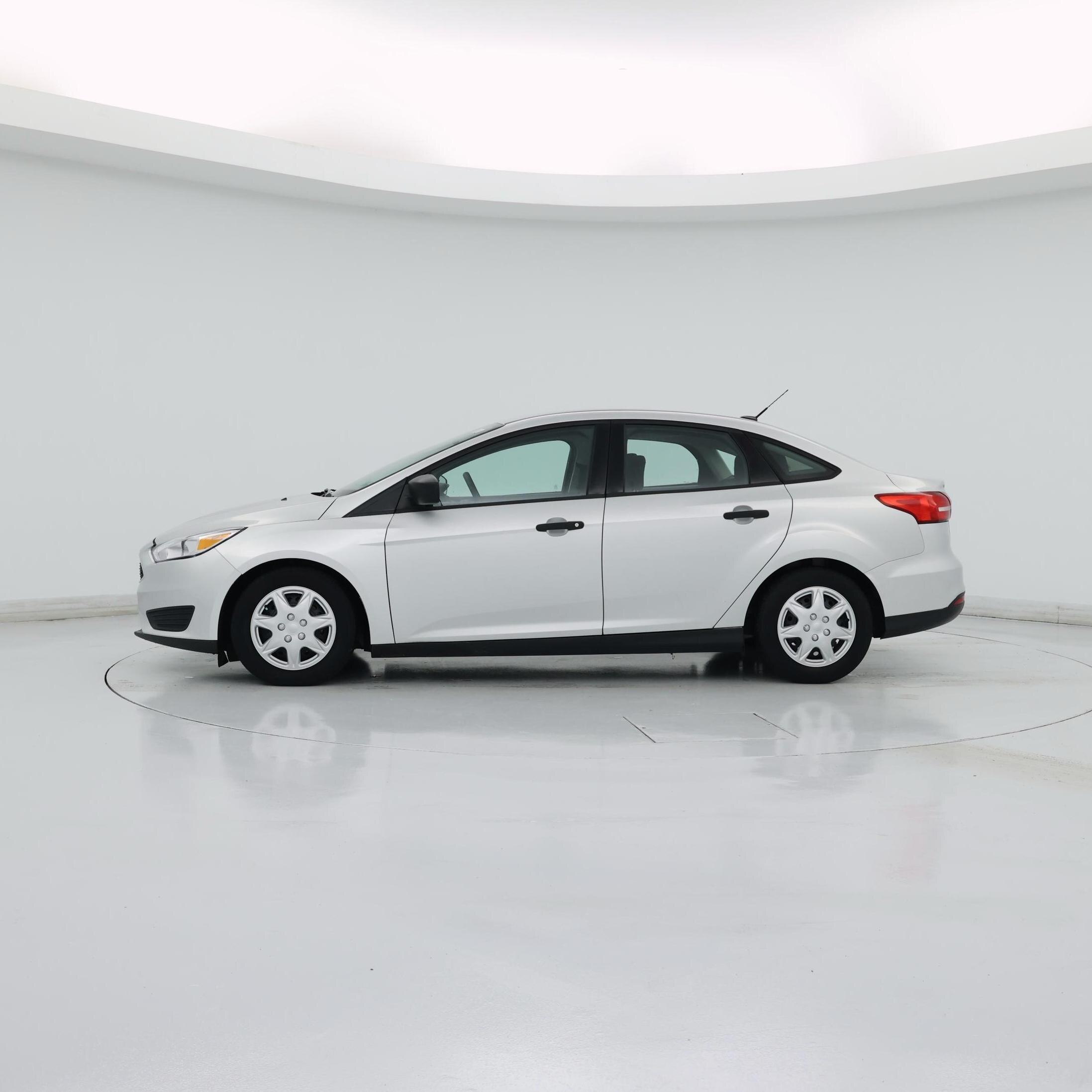 Thumbnail: 2015 Ford Focus - 3