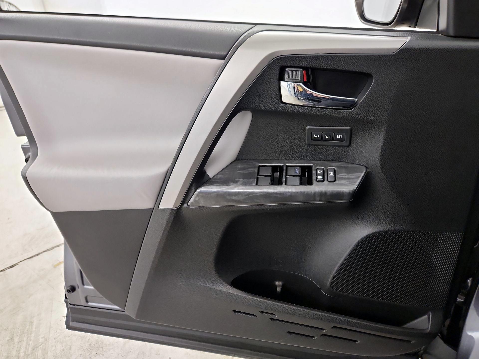 Thumbnail: 2017 Toyota RAV4 - 12