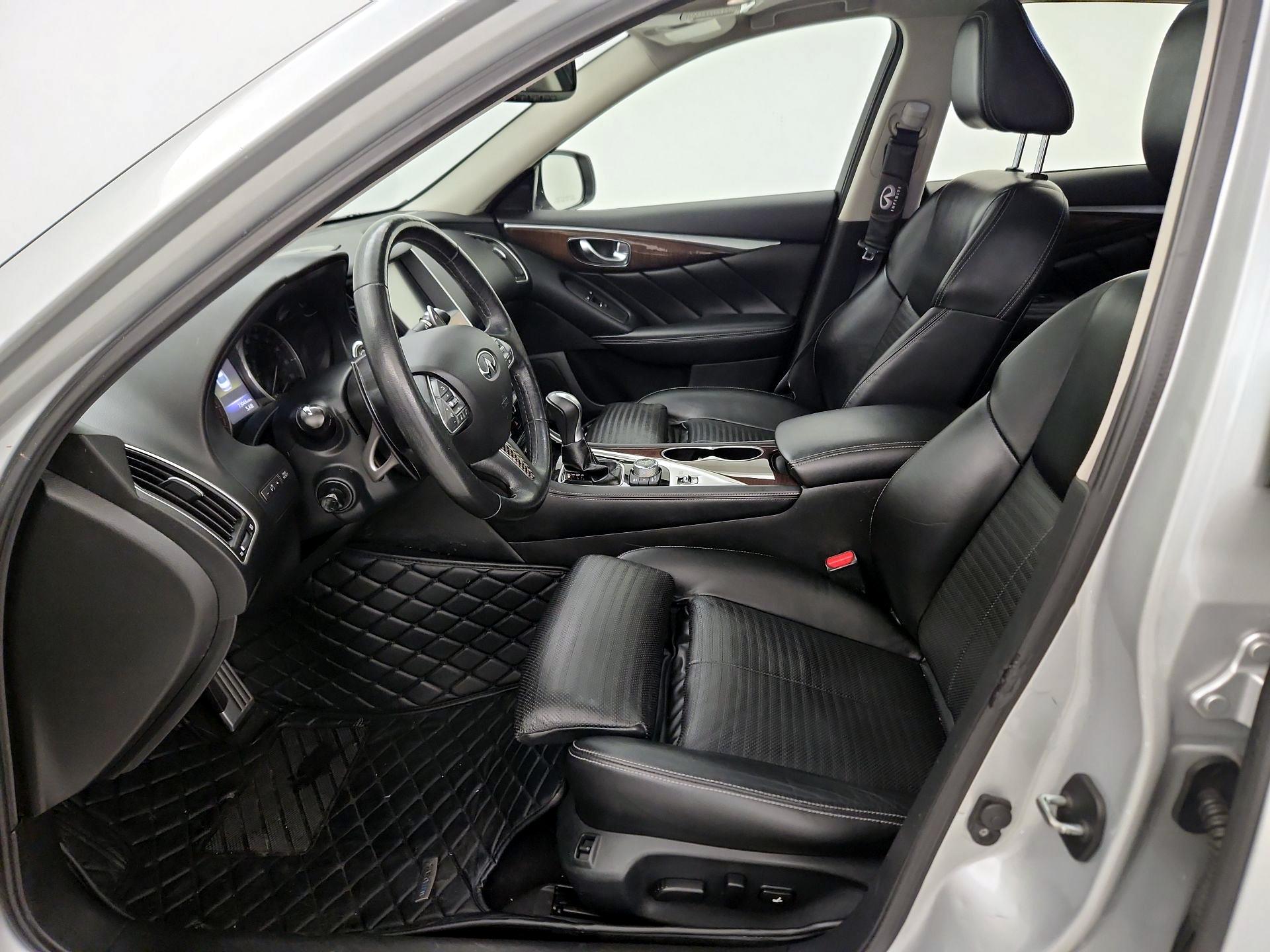 Thumbnail: 2016 INFINITI  - 11