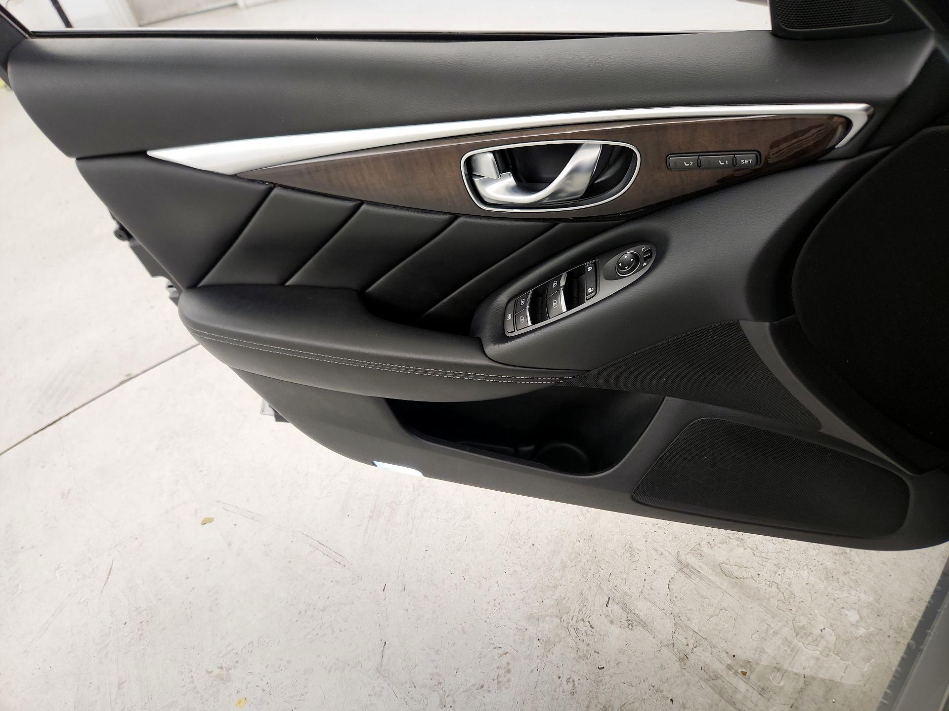 Thumbnail: 2016 INFINITI  - 12