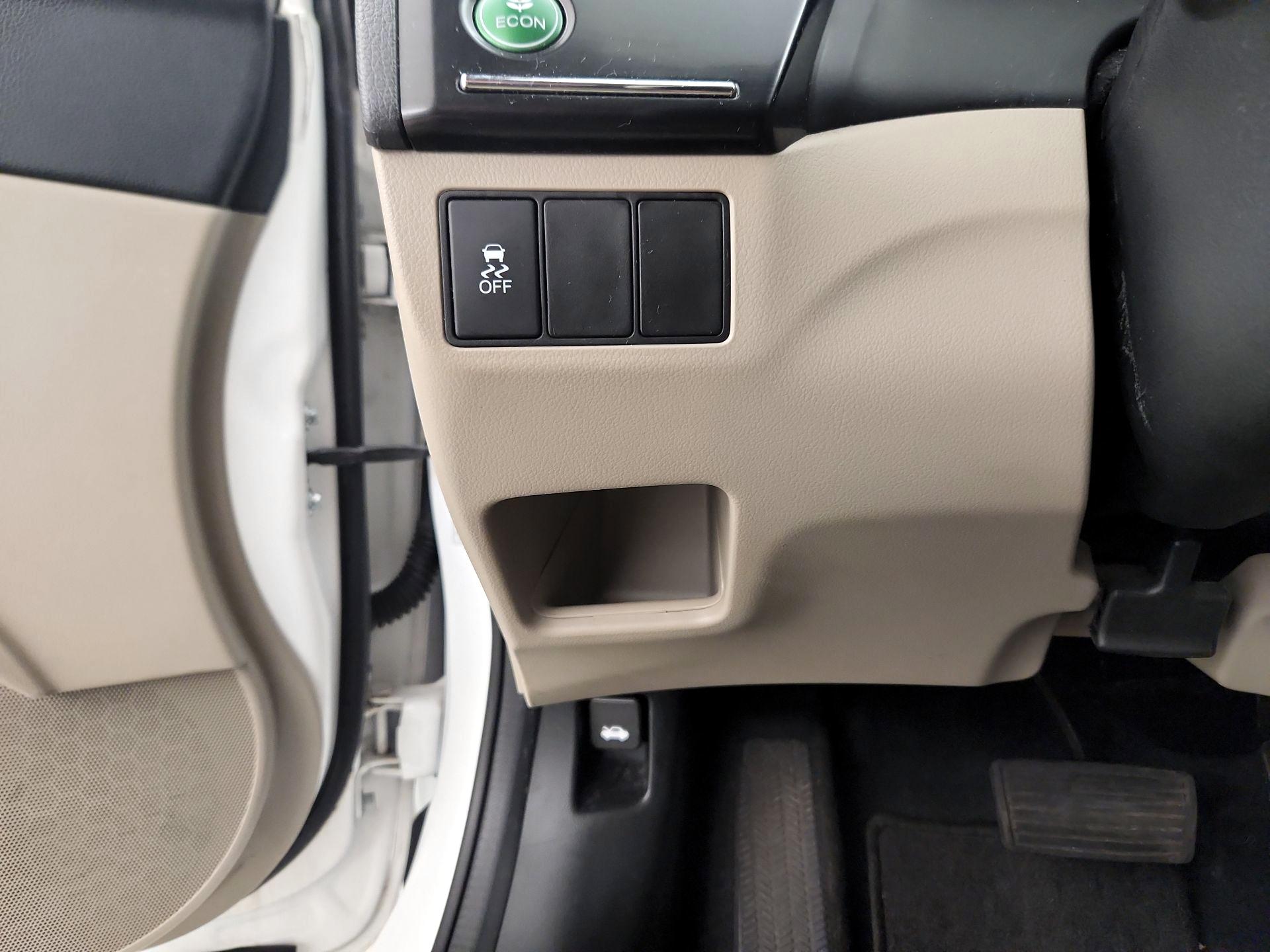 Thumbnail: 2015 Honda Civic - 13