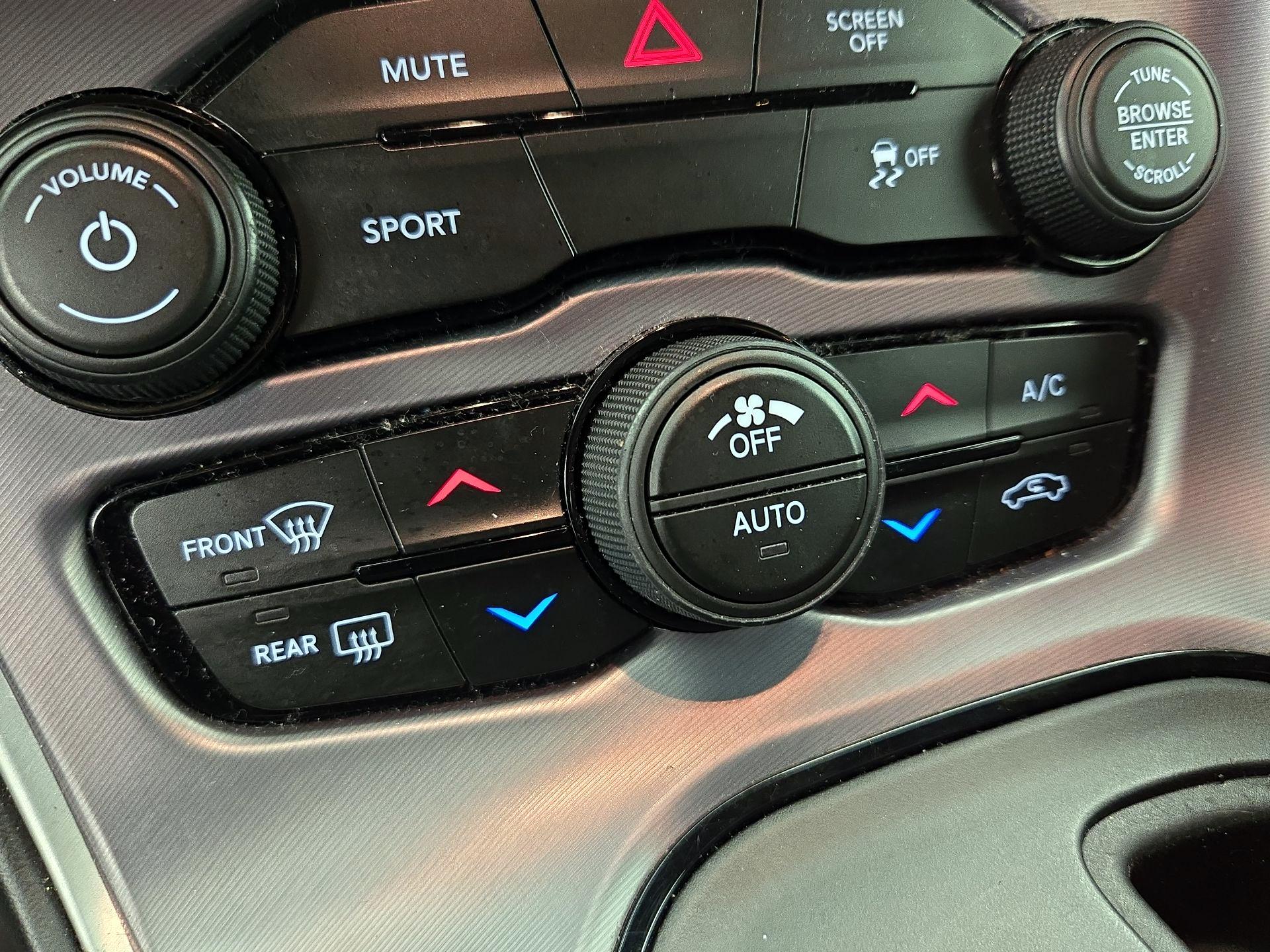 Thumbnail: 2019 Dodge Challenger - 16