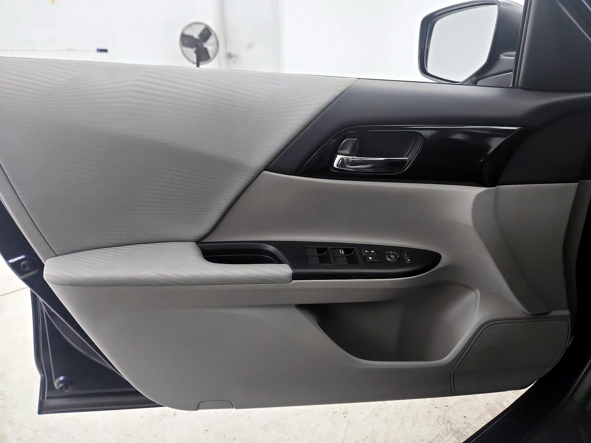 Thumbnail: 2017 Honda Accord - 12