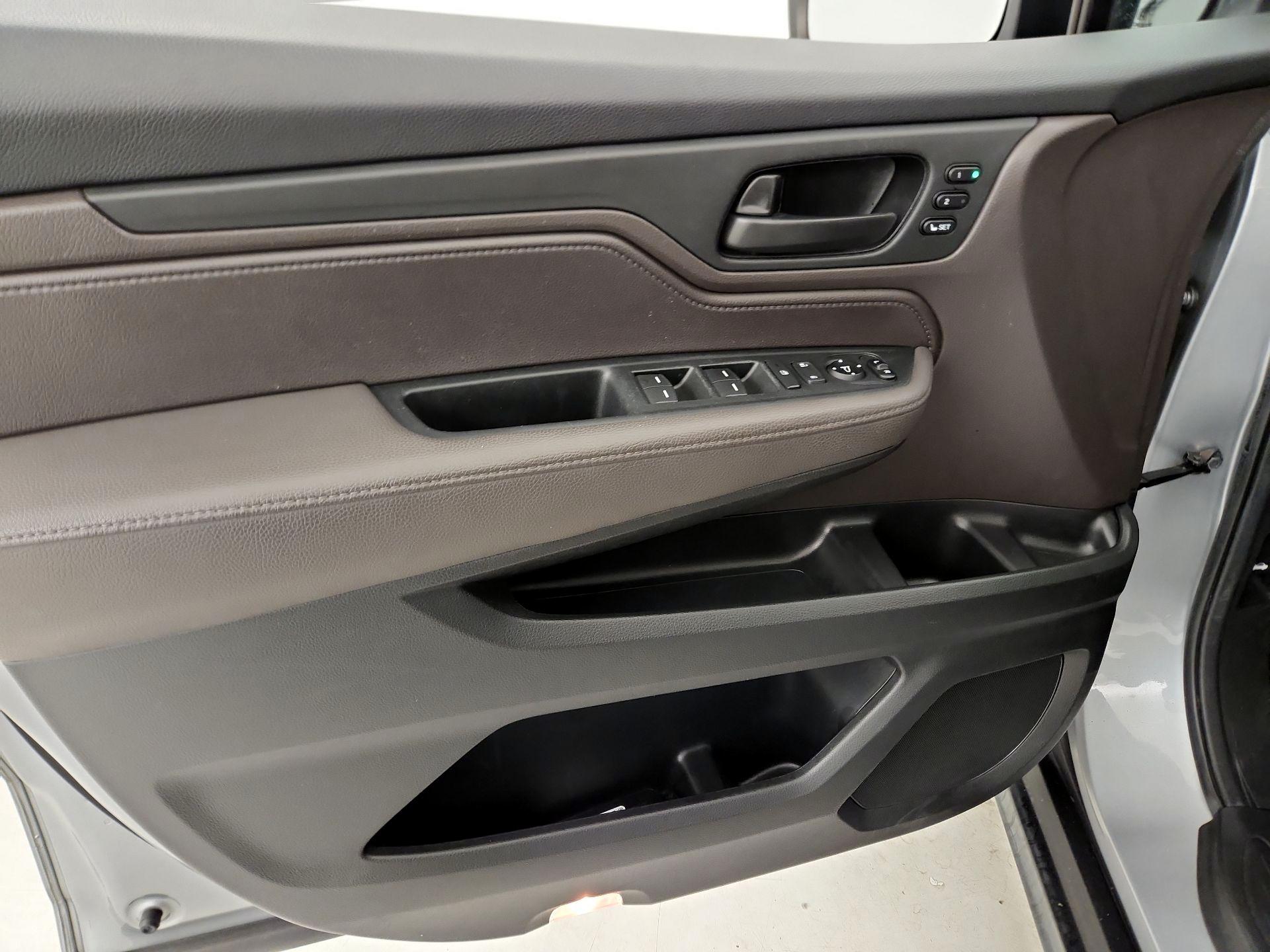 Thumbnail: 2019 Honda Odyssey - 12