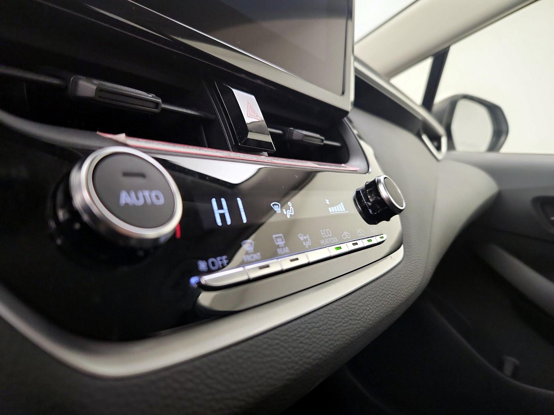 Thumbnail: 2023 Toyota Corolla - 17