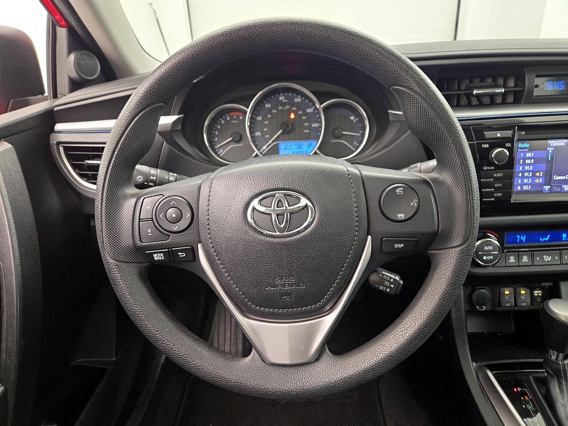 Thumbnail: 2015 Toyota Corolla - 10