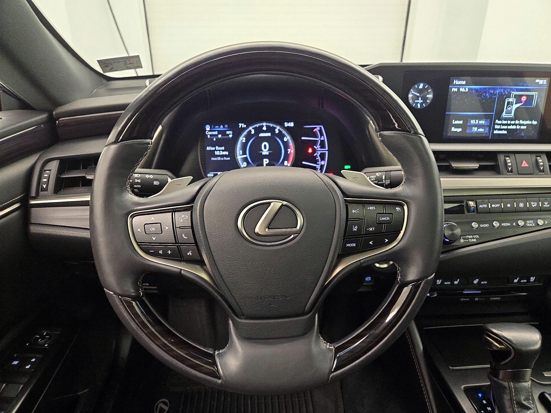 Thumbnail: 2019 Lexus ES - 10