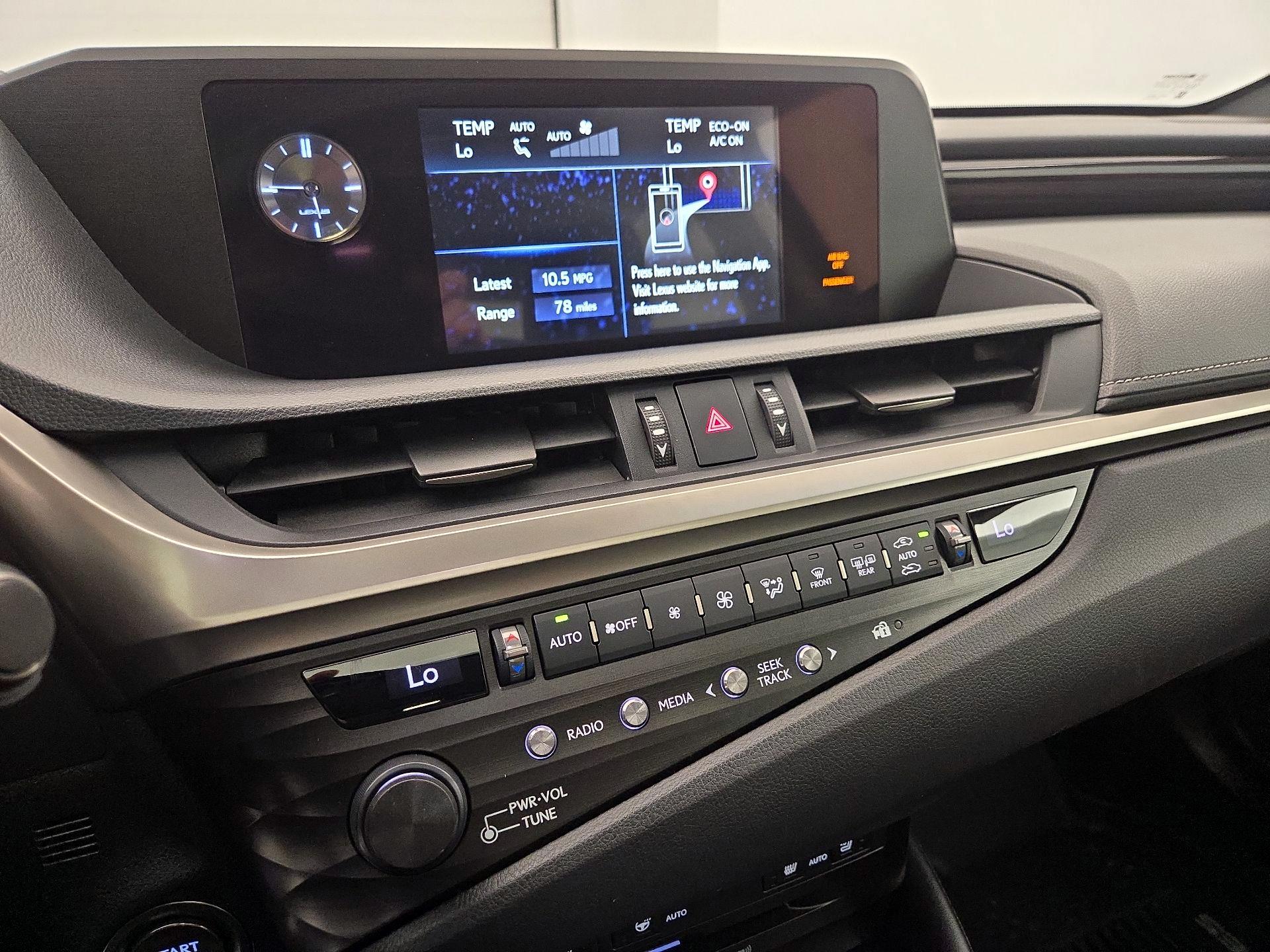 Thumbnail: 2019 Lexus ES - 16