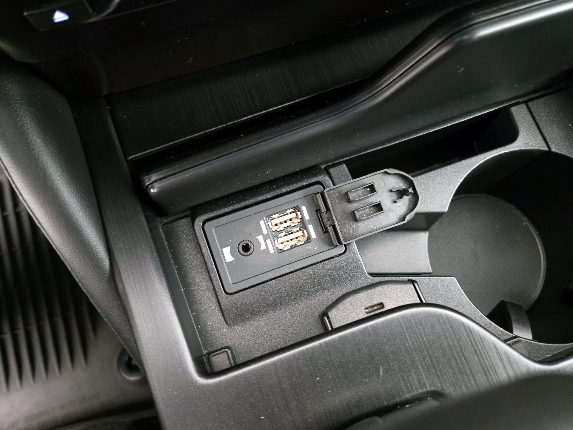 Thumbnail: 2019 Lexus ES - 18