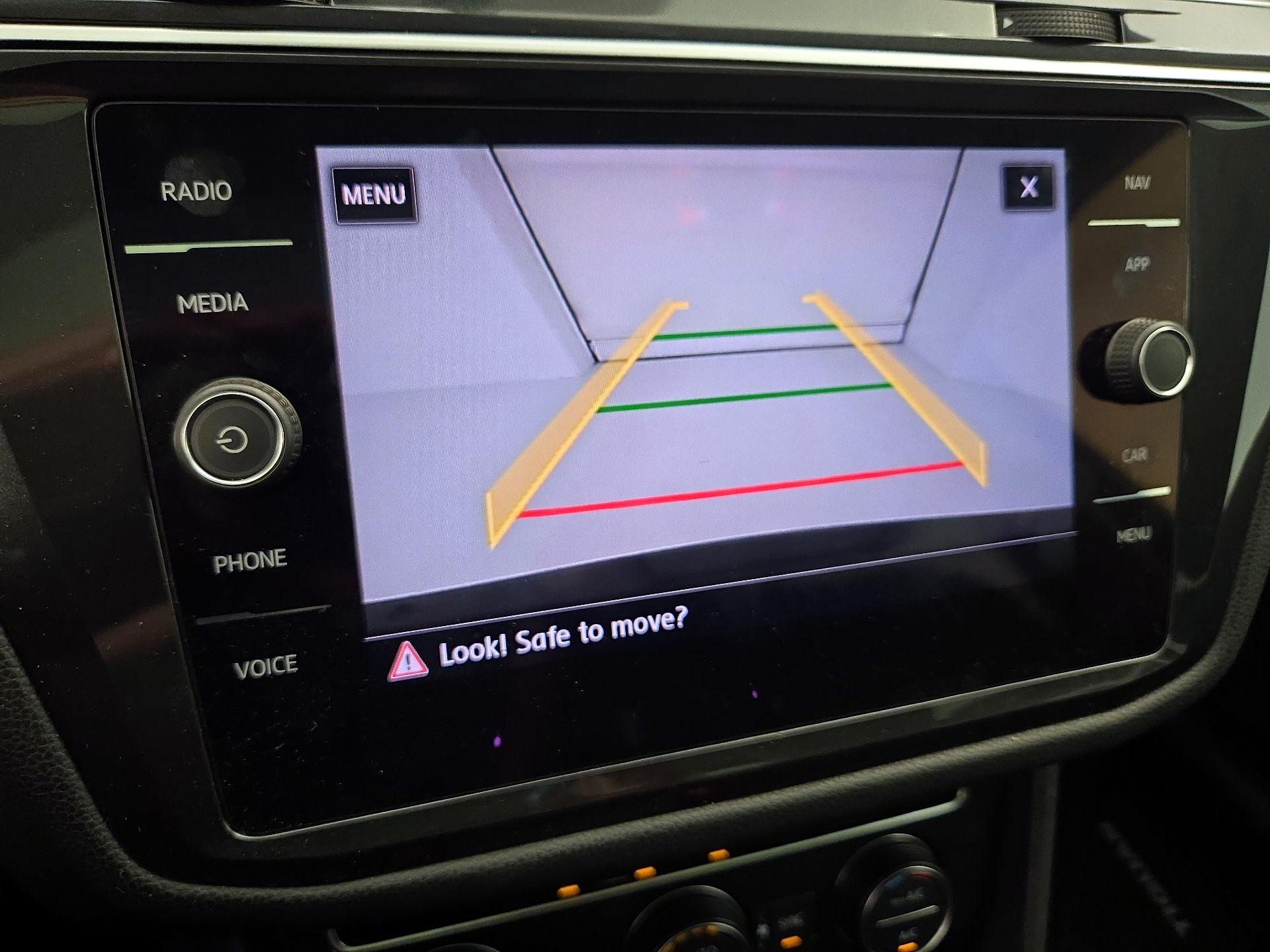 Thumbnail: 2018 Volkswagen Tiguan - 15