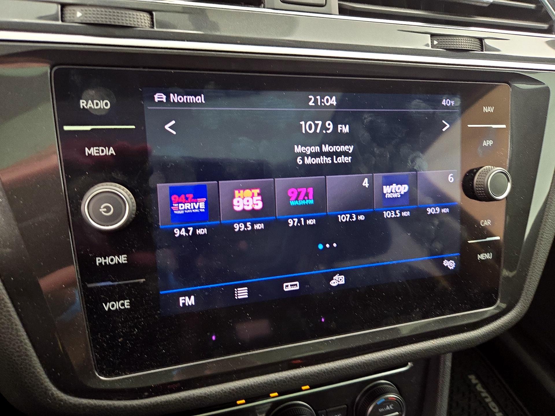 Thumbnail: 2018 Volkswagen Tiguan - 16