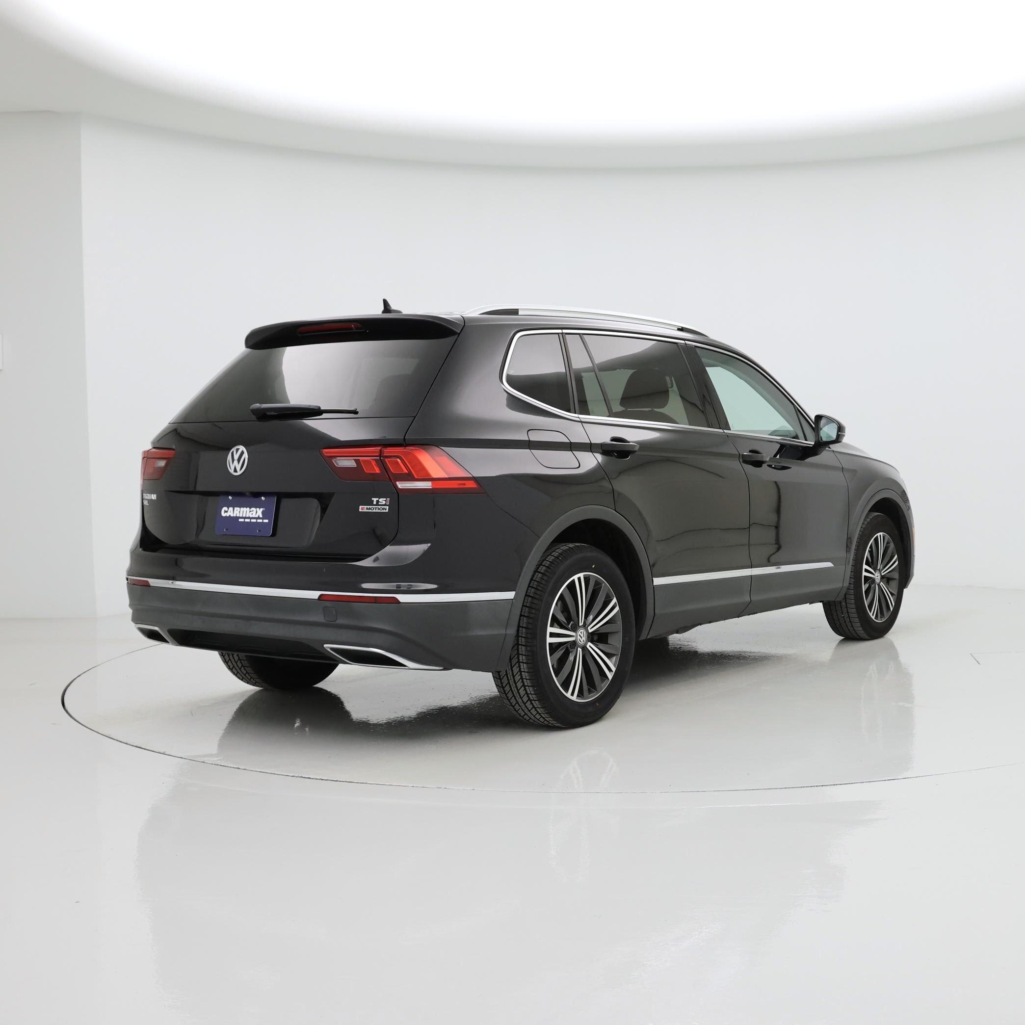 Thumbnail: 2018 Volkswagen Tiguan - 8