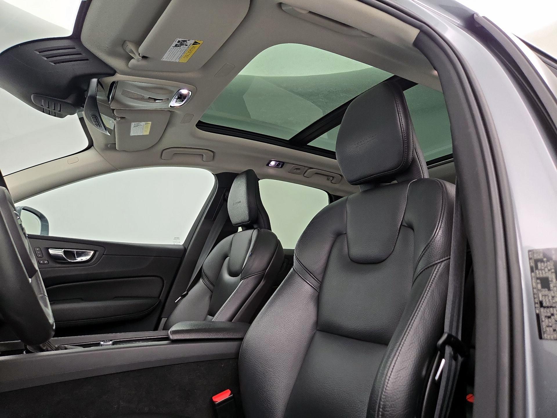 Thumbnail: 2019 Volvo XC60 - 20