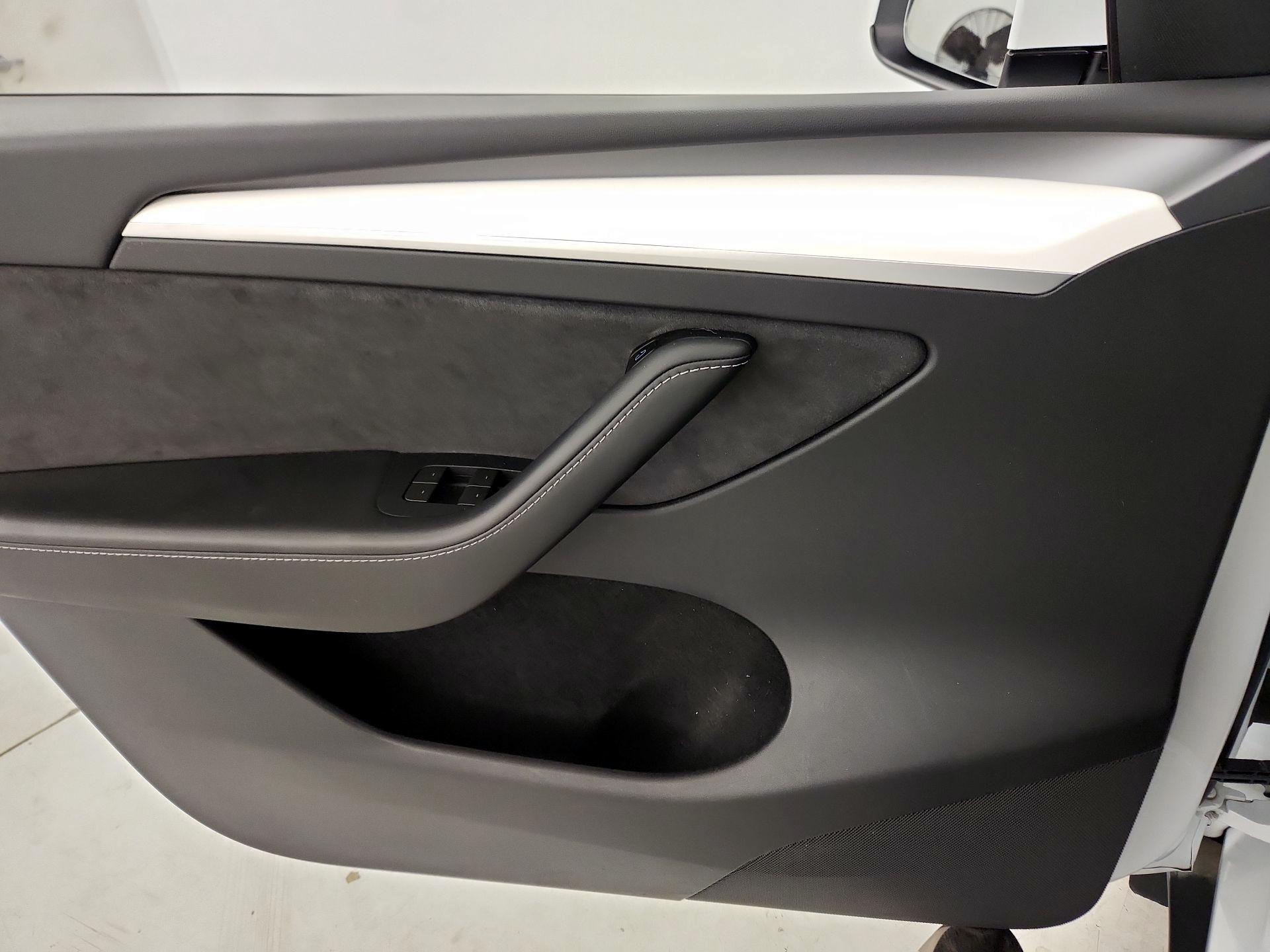 Thumbnail: 2023 Tesla Model Y - 12