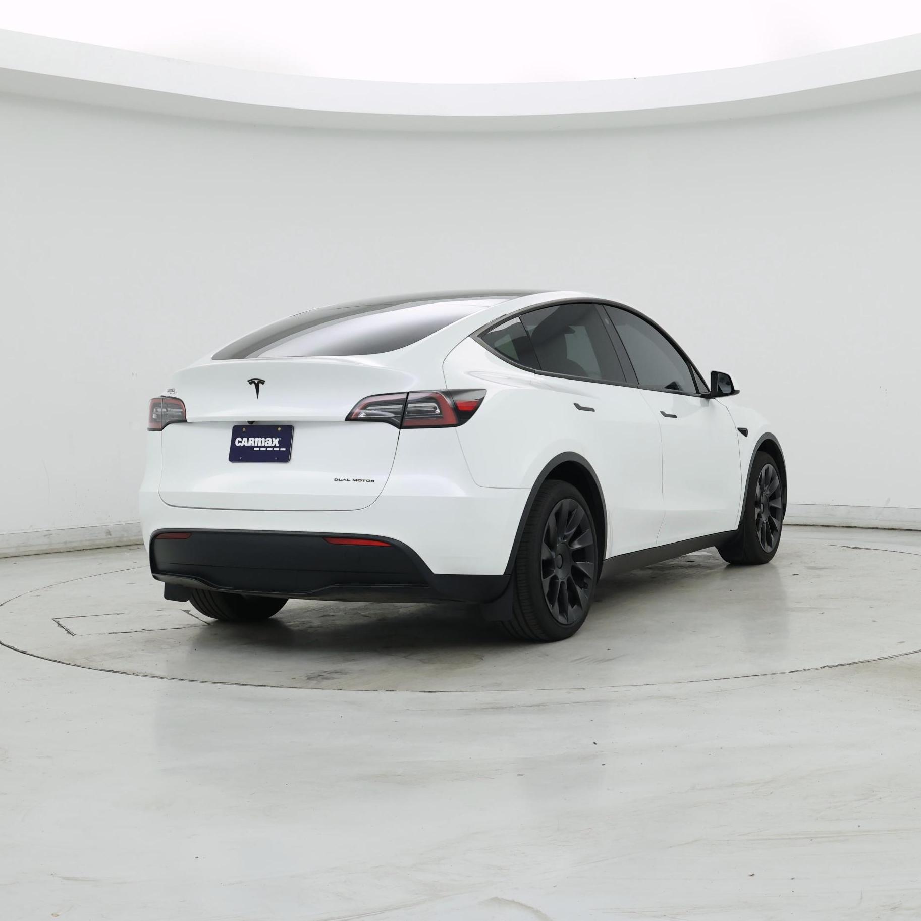 Thumbnail: 2023 Tesla Model Y - 8