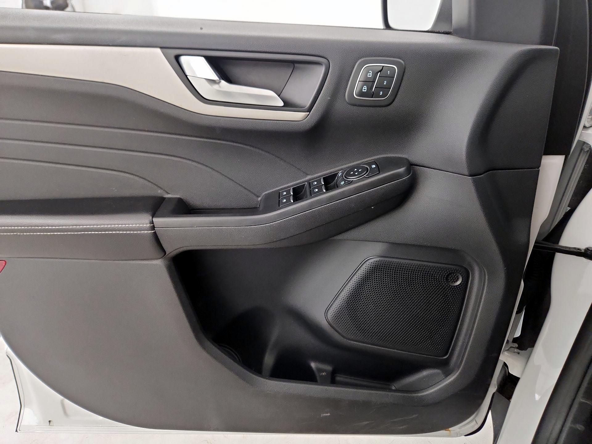 Thumbnail: 2022 Ford Escape - 12