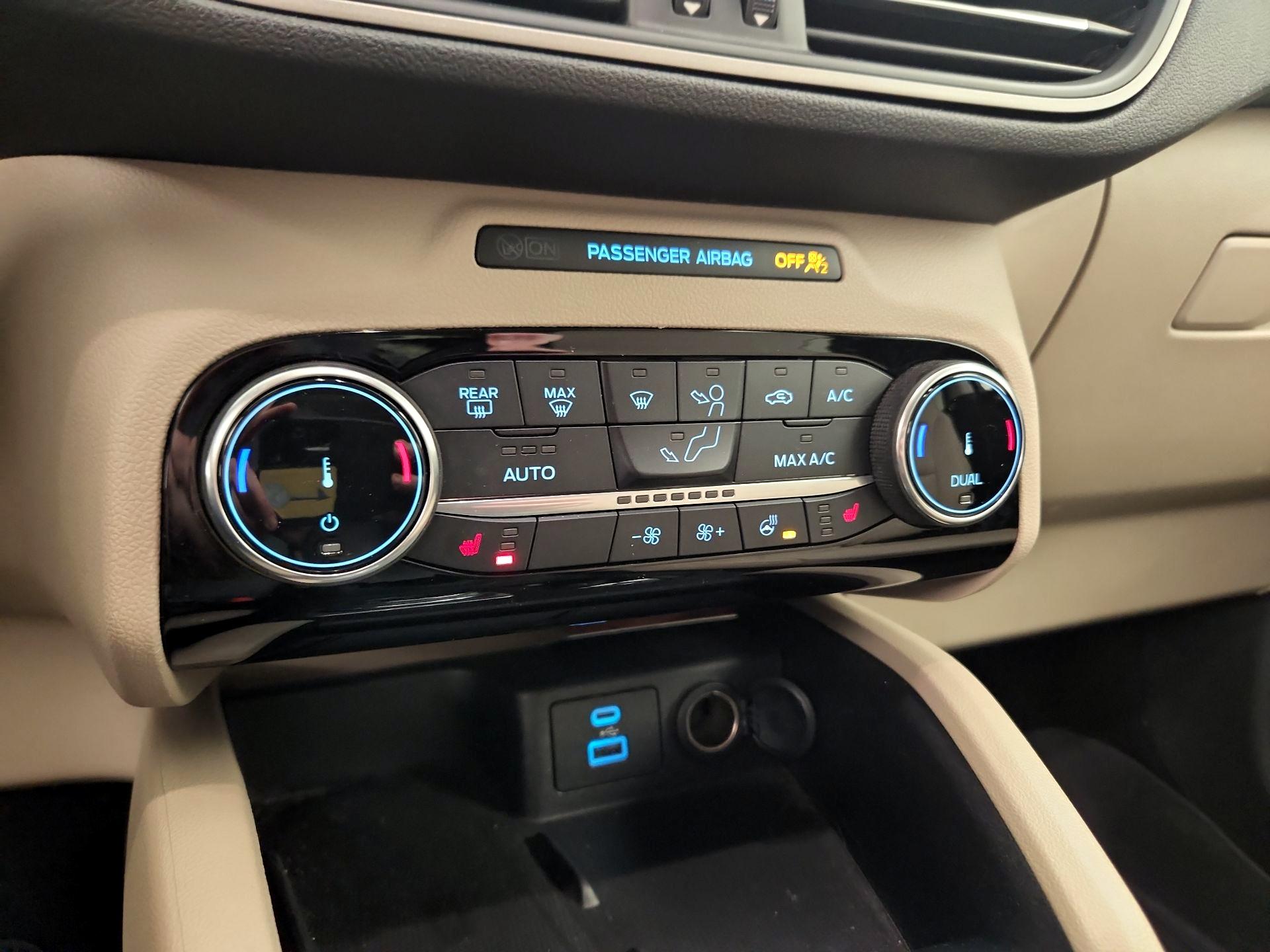 Thumbnail: 2022 Ford Escape - 16