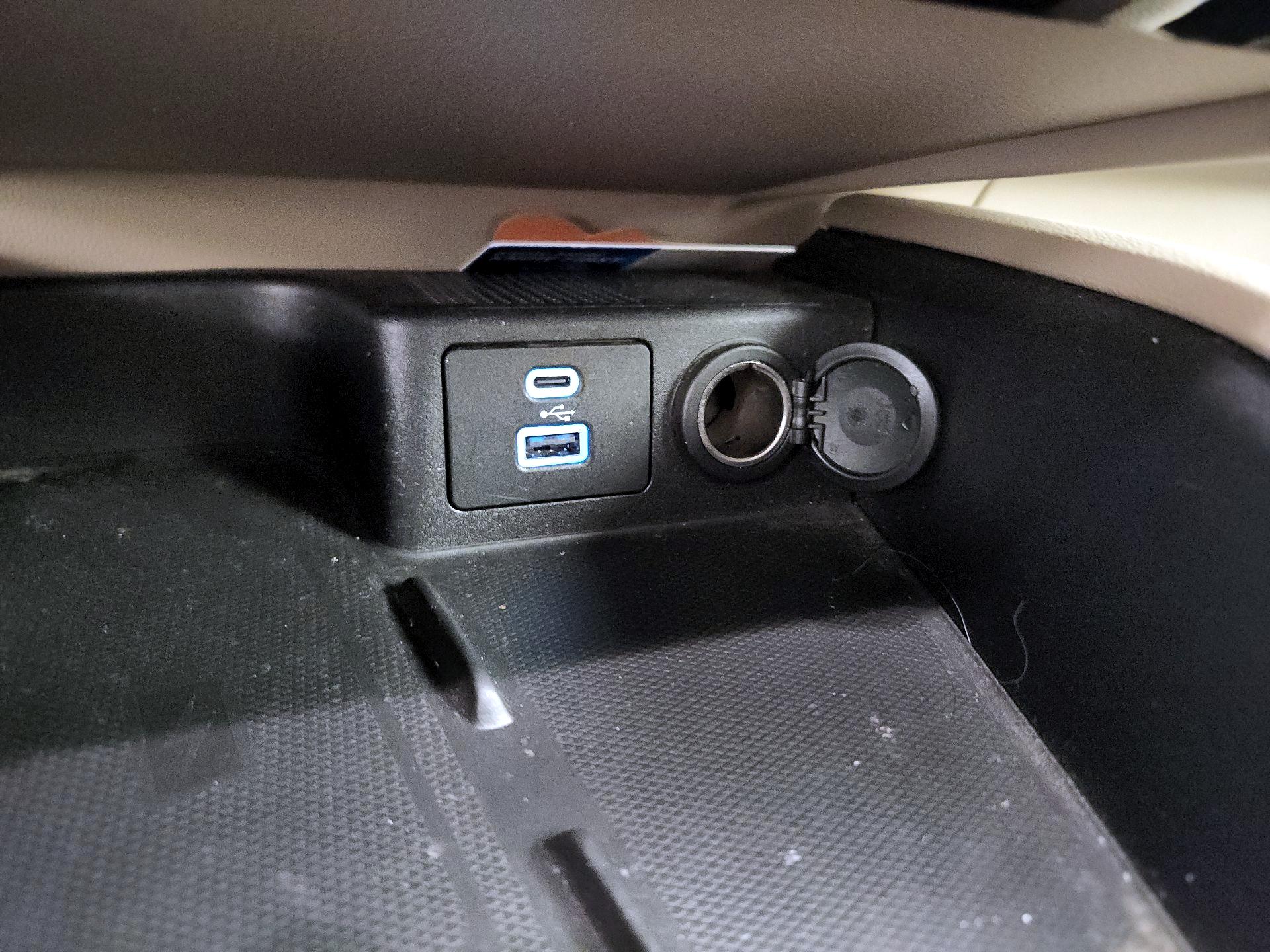 Thumbnail: 2022 Ford Escape - 18