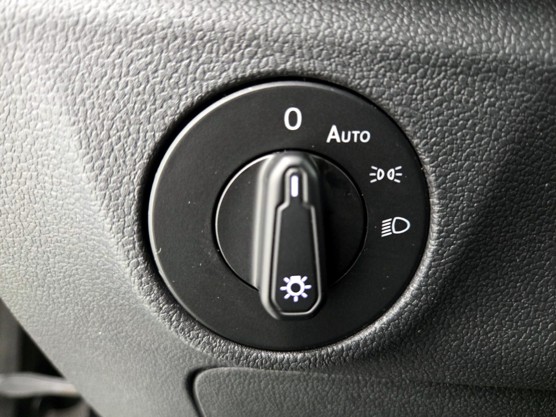 Thumbnail: 2019 Volkswagen Jetta - 13