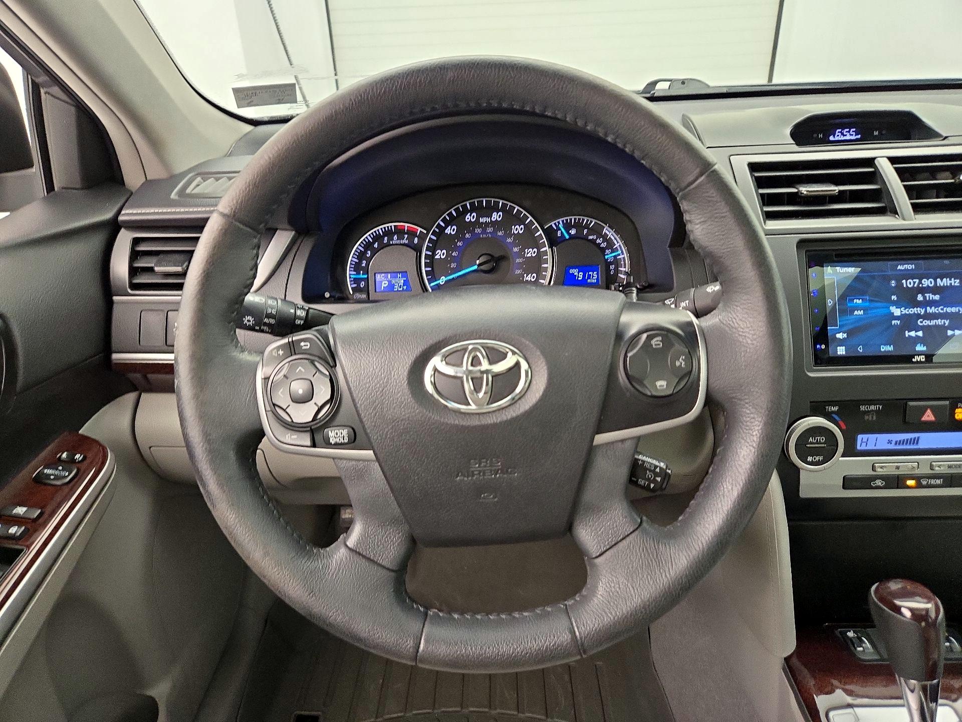 Thumbnail: 2014 Toyota Camry - 10