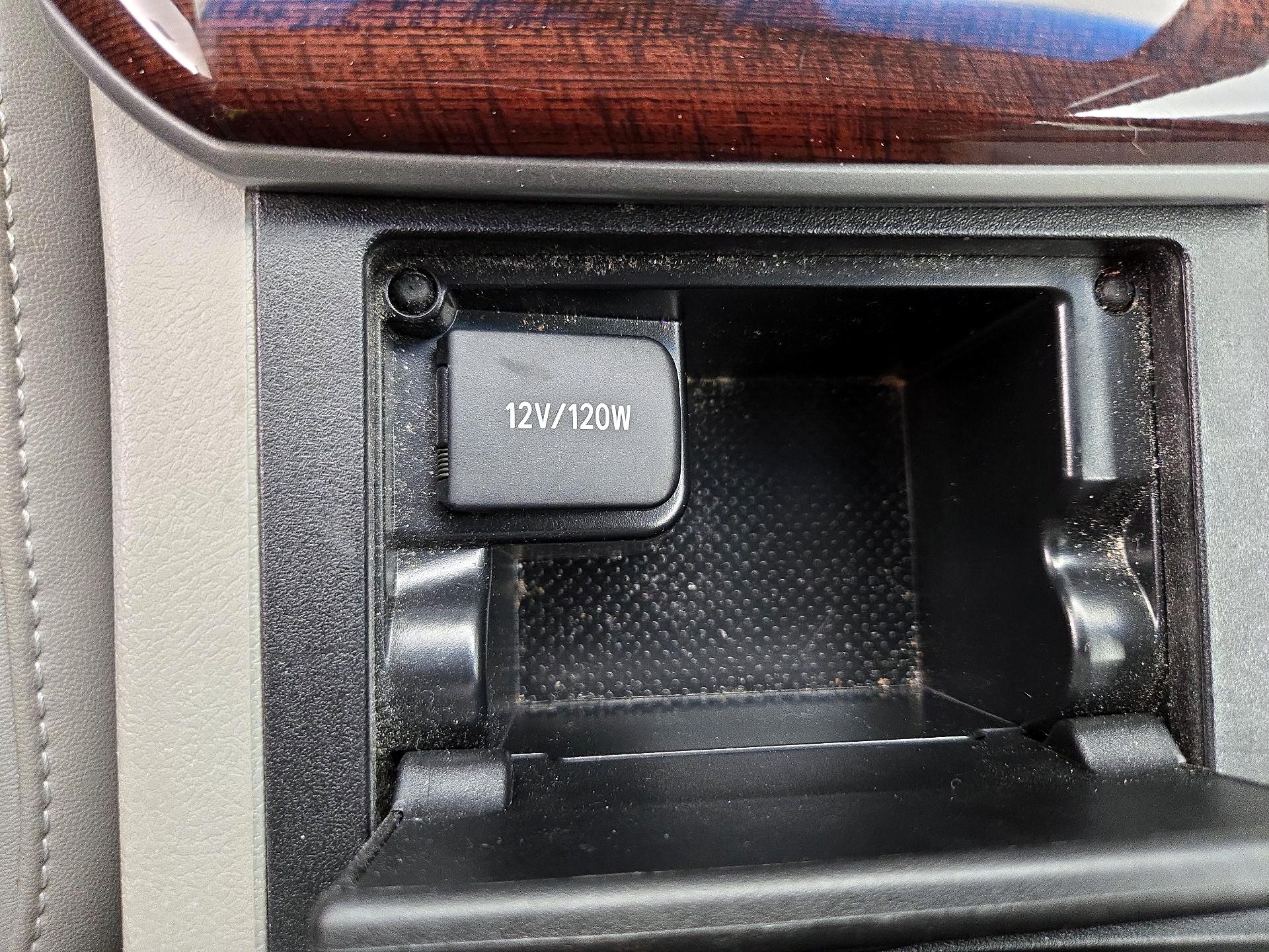 Thumbnail: 2014 Toyota Camry - 18