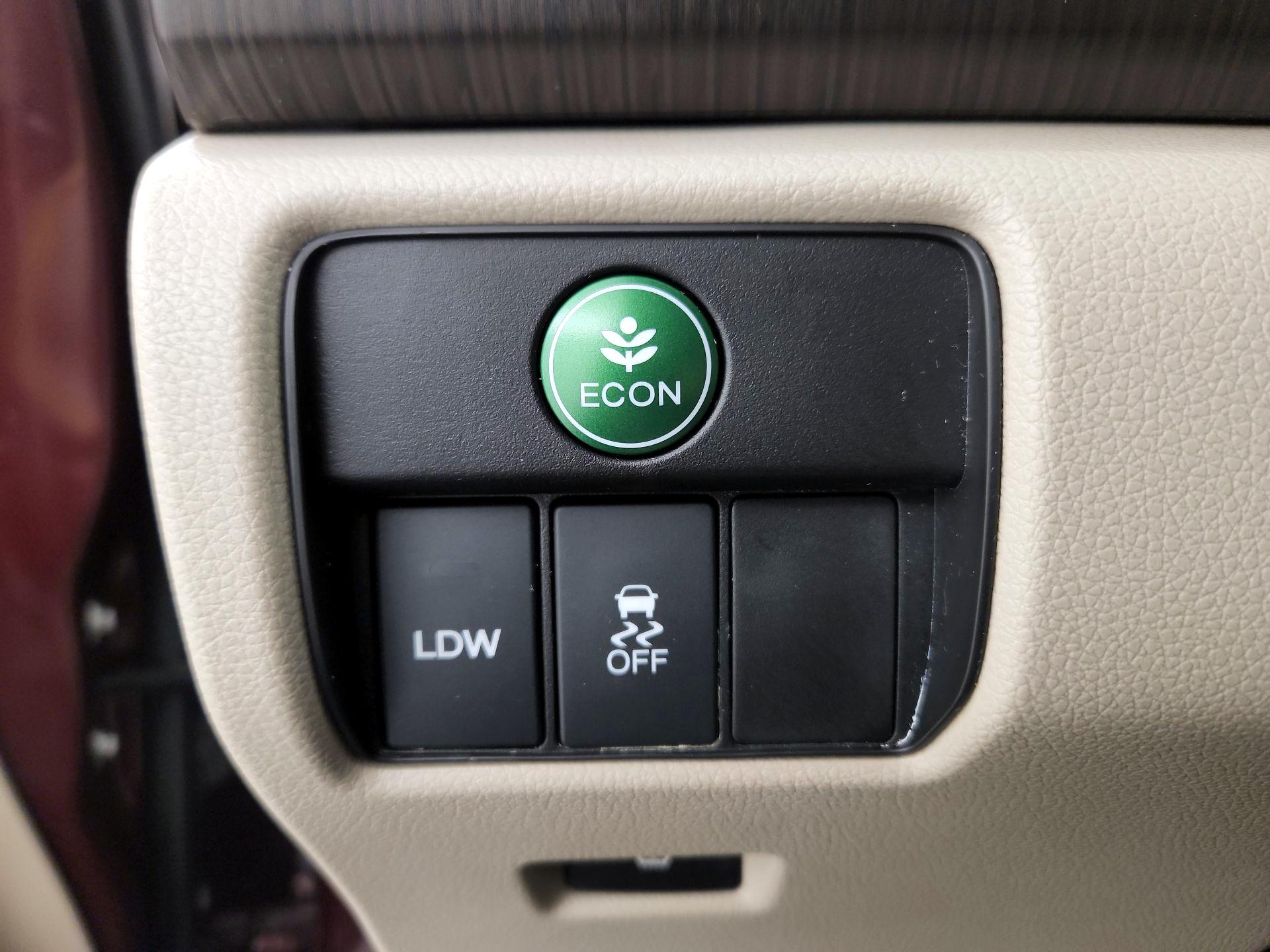 Thumbnail: 2015 Honda Accord - 13