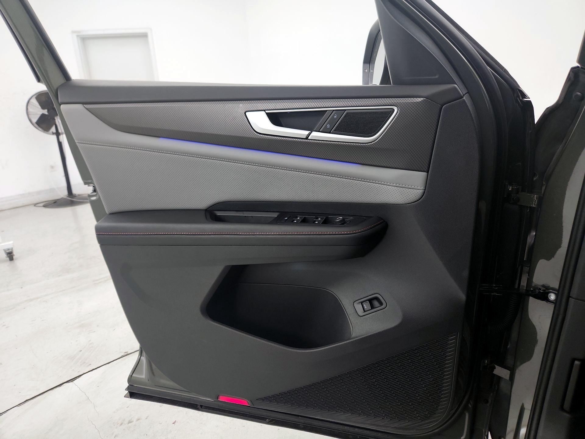 Thumbnail: 2024 Volkswagen Atlas - 12