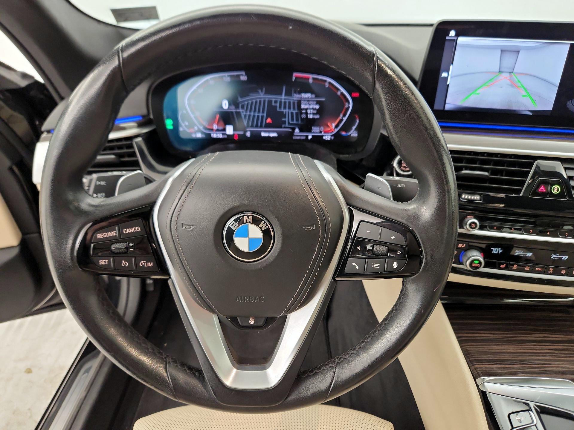 Thumbnail: 2021 BMW 5 Series - 10