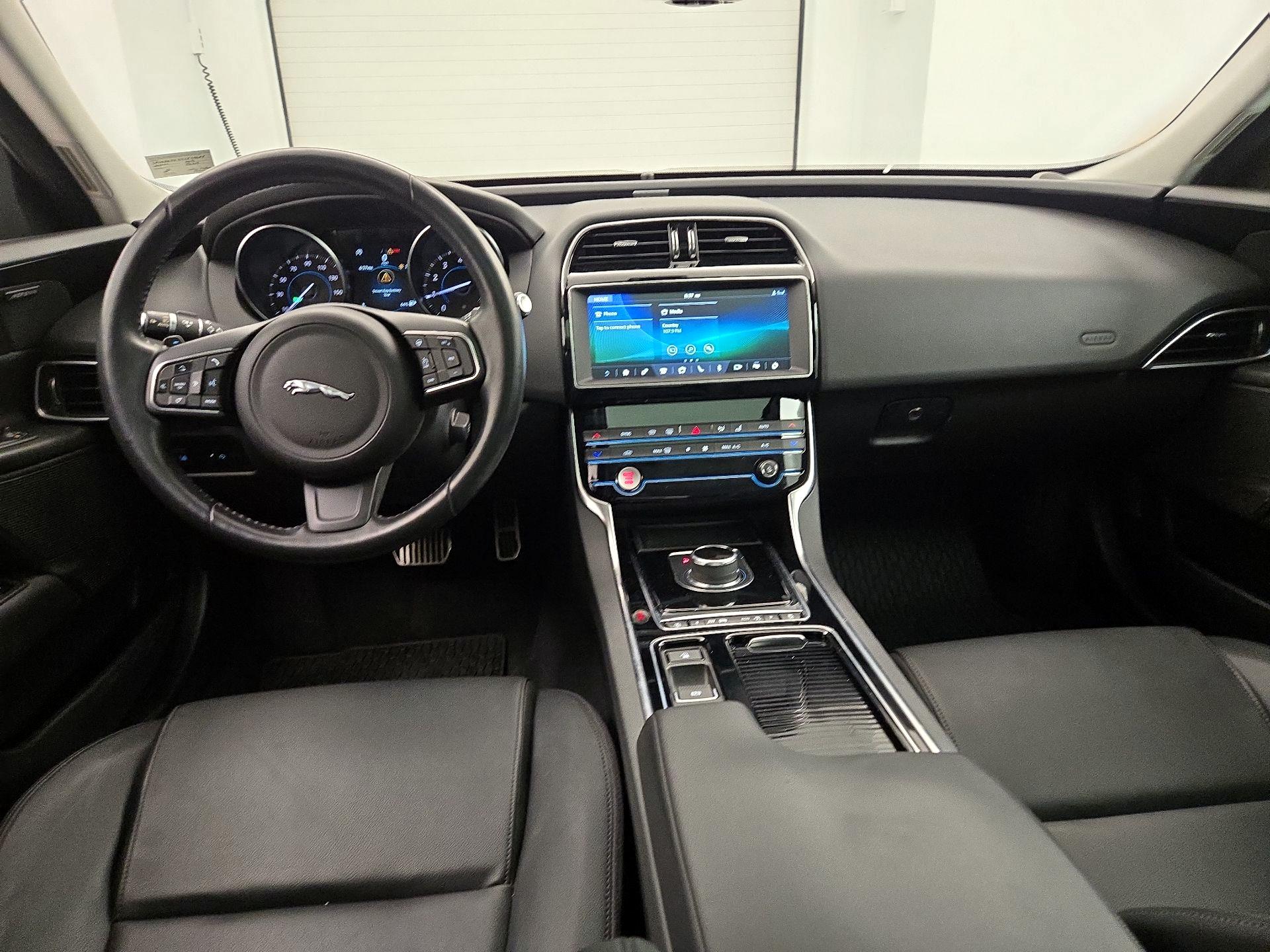 Thumbnail: 2019 Jaguar XE - 9