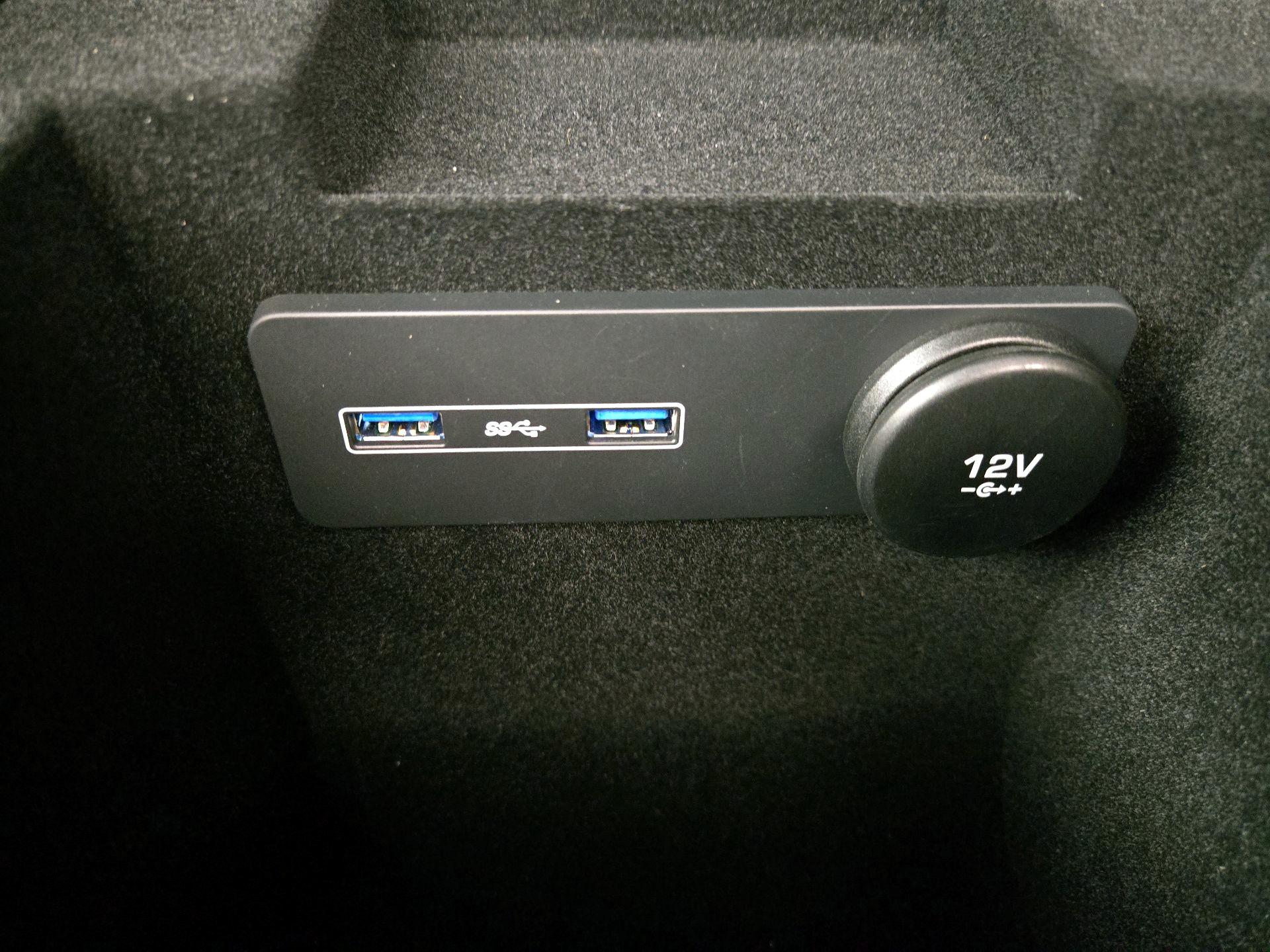 Thumbnail: 2019 Jaguar XE - 18