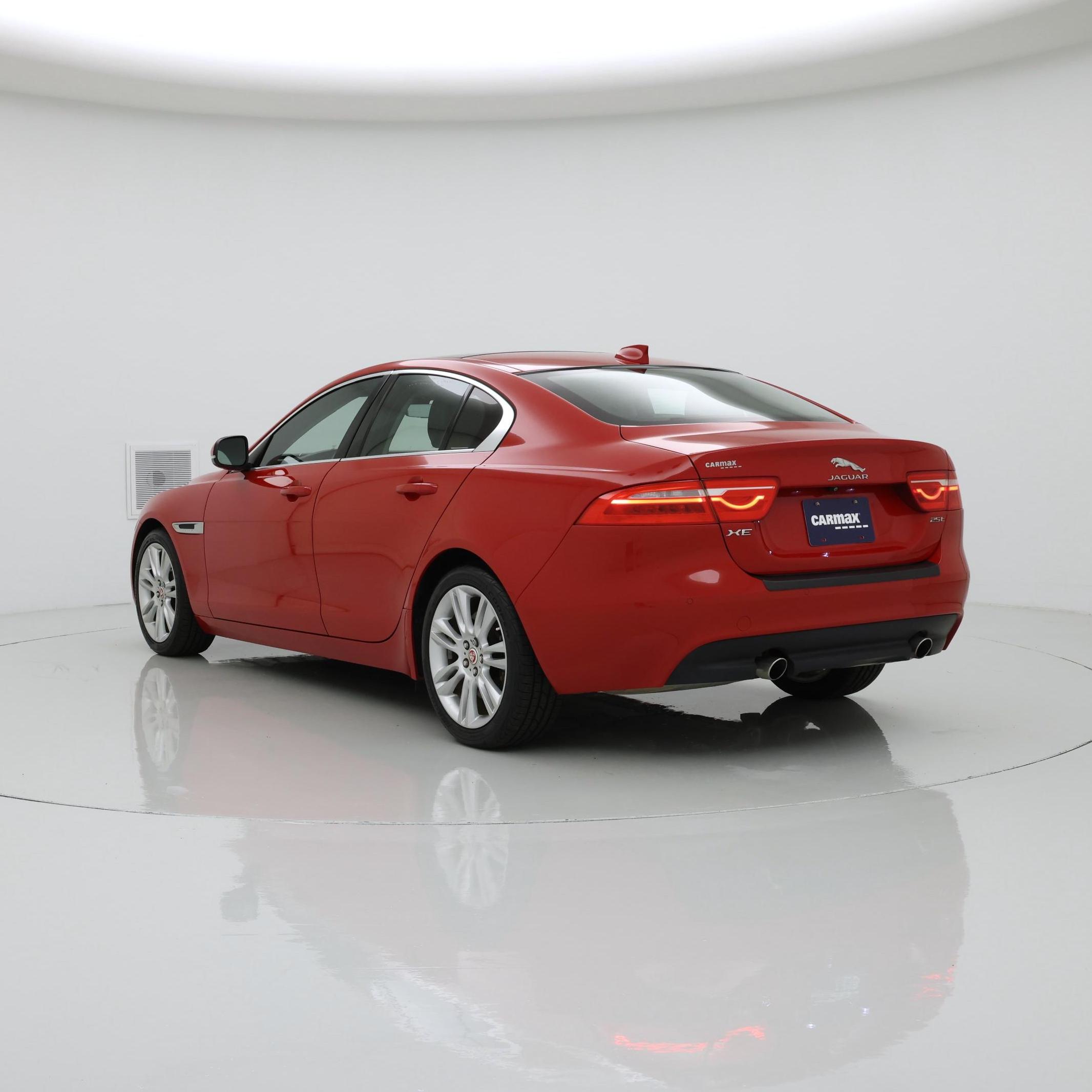 Thumbnail: 2019 Jaguar XE - 2