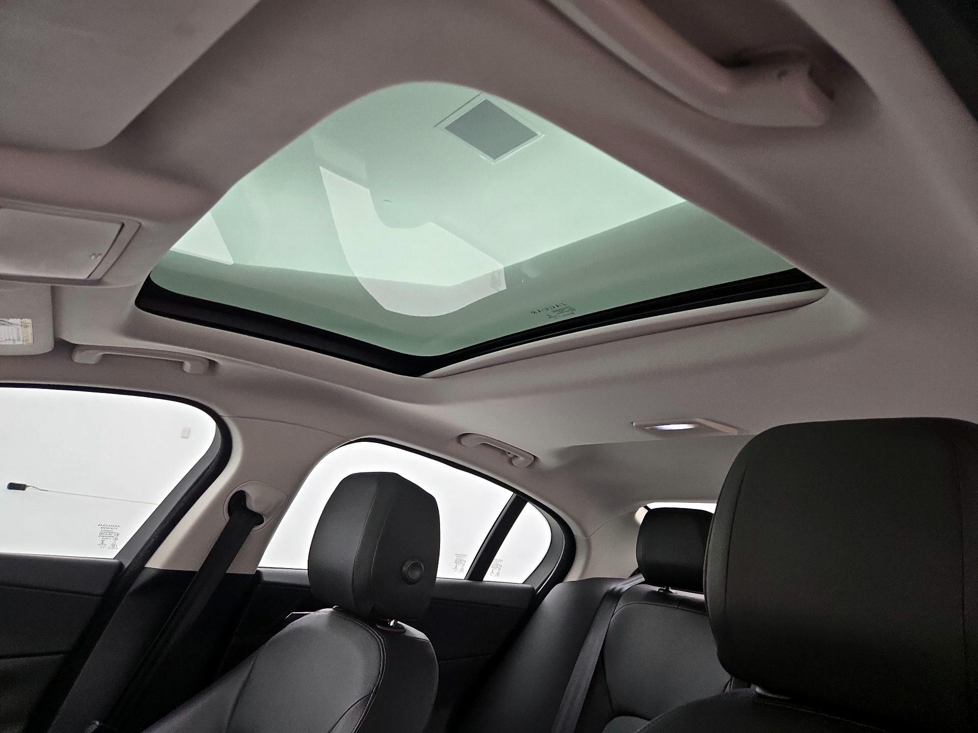 Thumbnail: 2019 Jaguar XE - 19